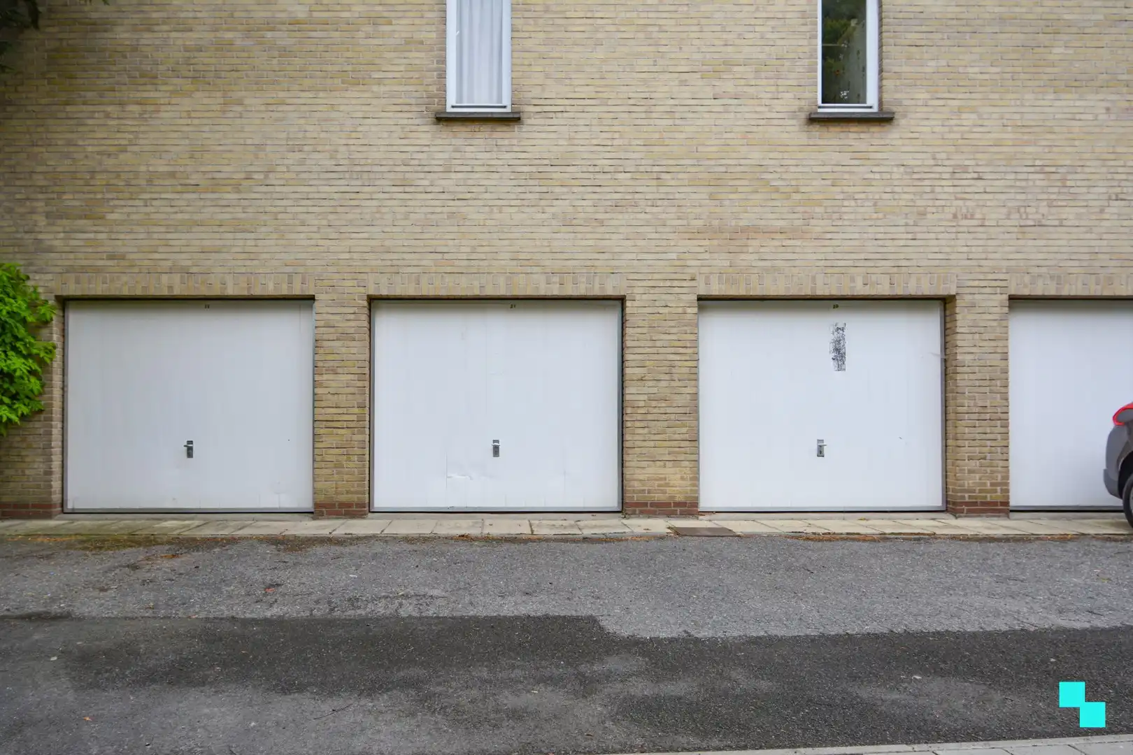 Enkele garage te huur in Roeselare foto 4