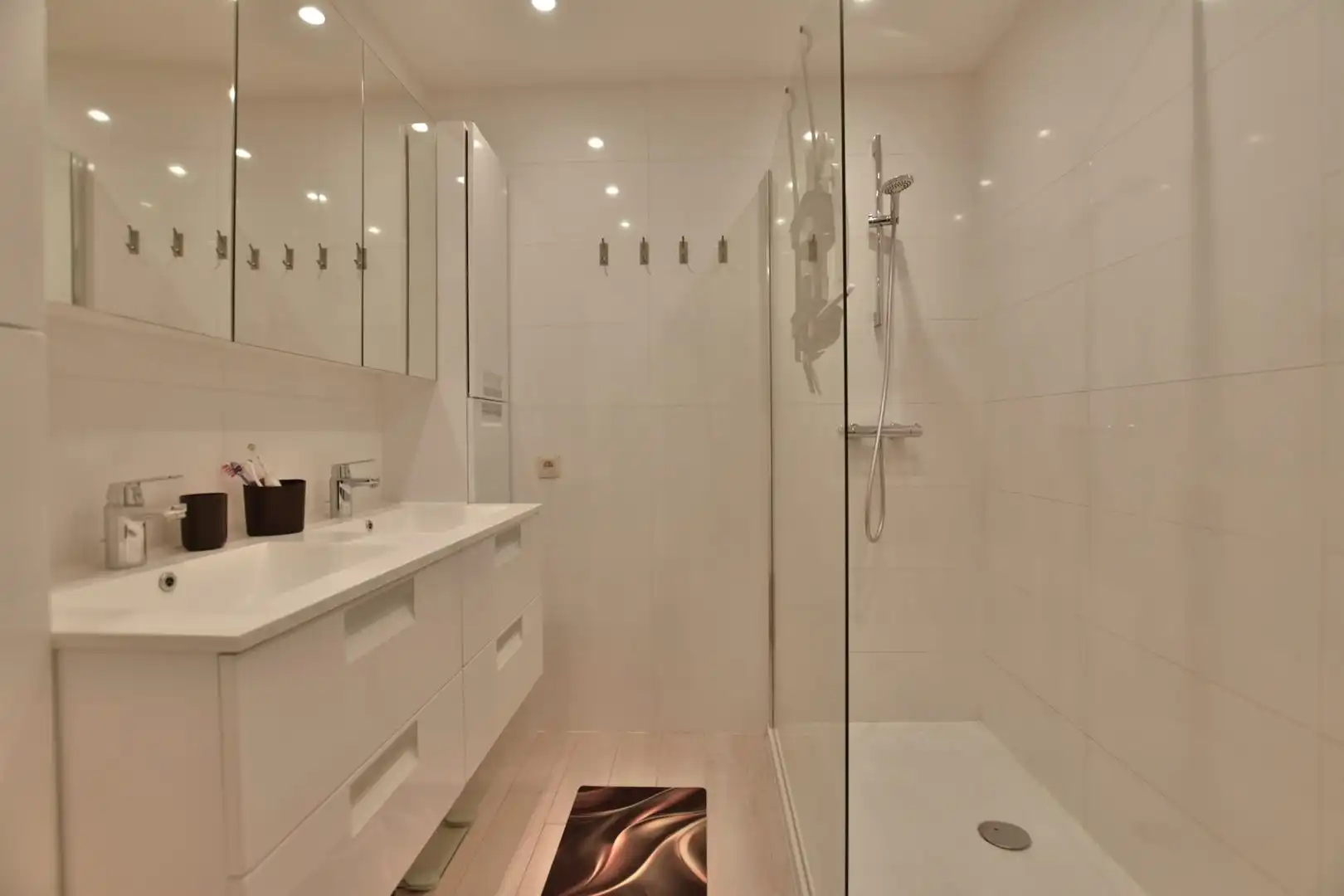 Prachtig volledig vernieuwd appartement met bijzonder goede ligging aan "Brusselse Forten"  foto 11