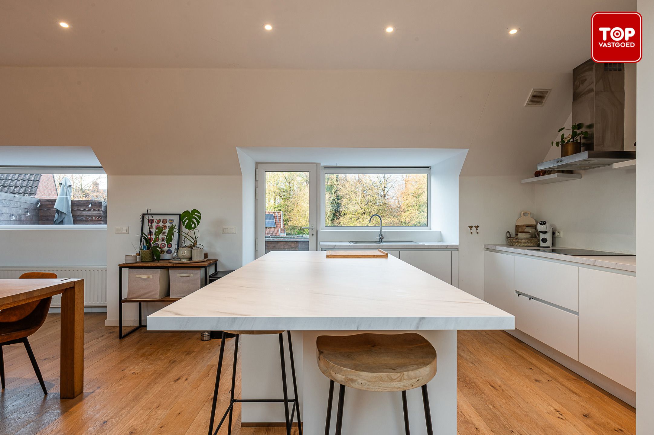 instapklare appartement met twee slaapkamers en terras foto 10