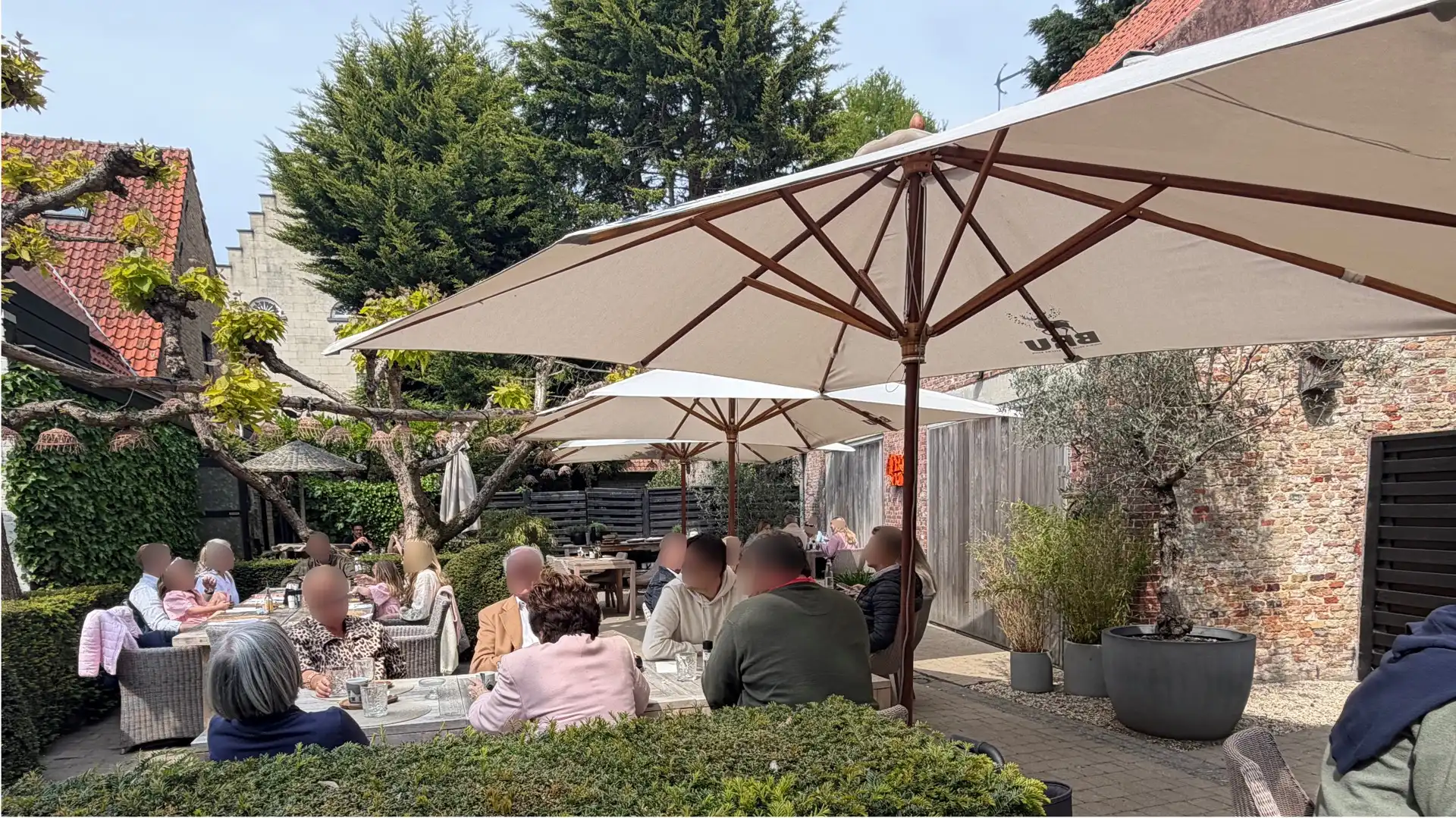 Restaurant met woonst over te nemen in het centrum van Maldegem foto 22