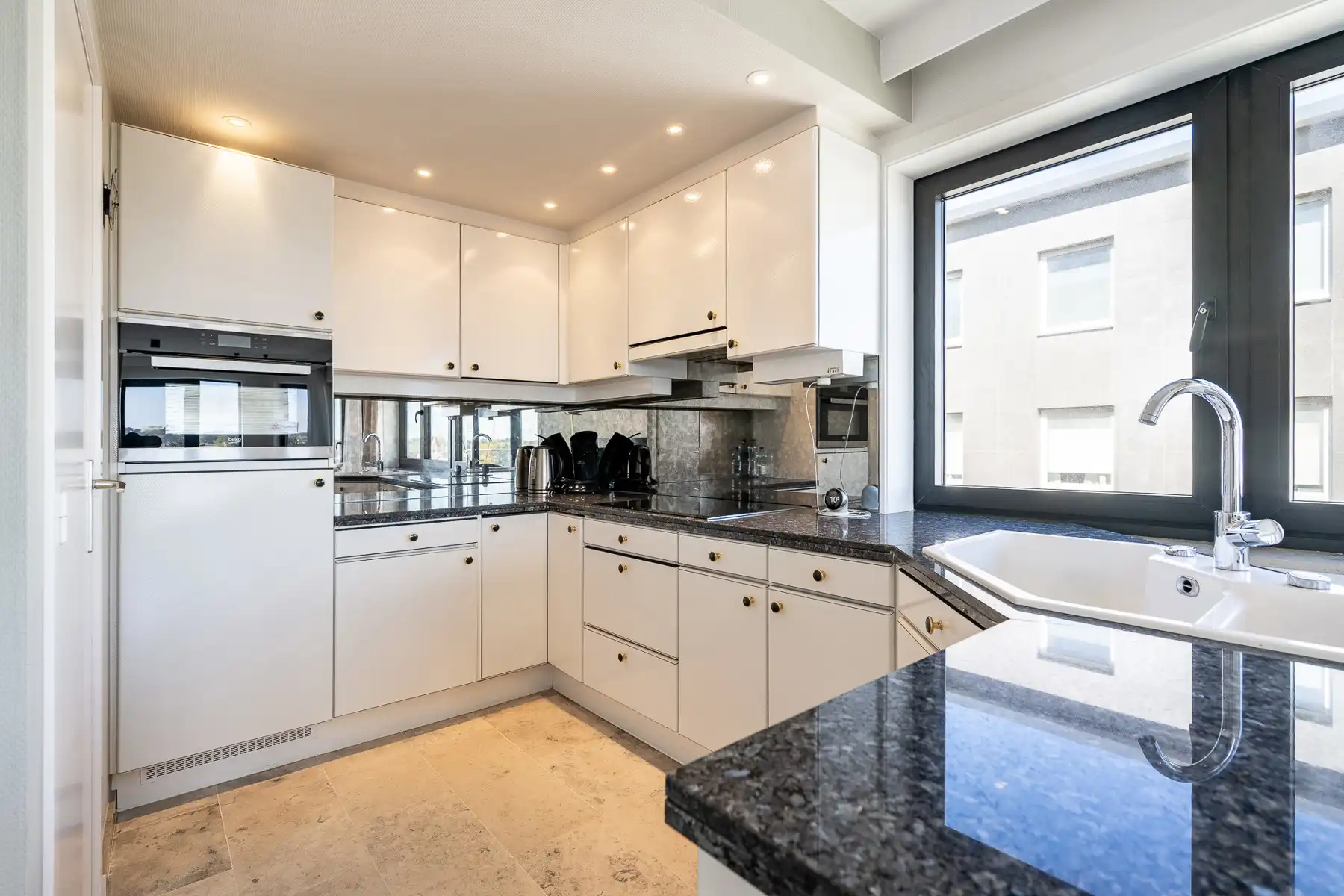 Zonnig appartement met open zicht in hartje Zoute ! foto 7