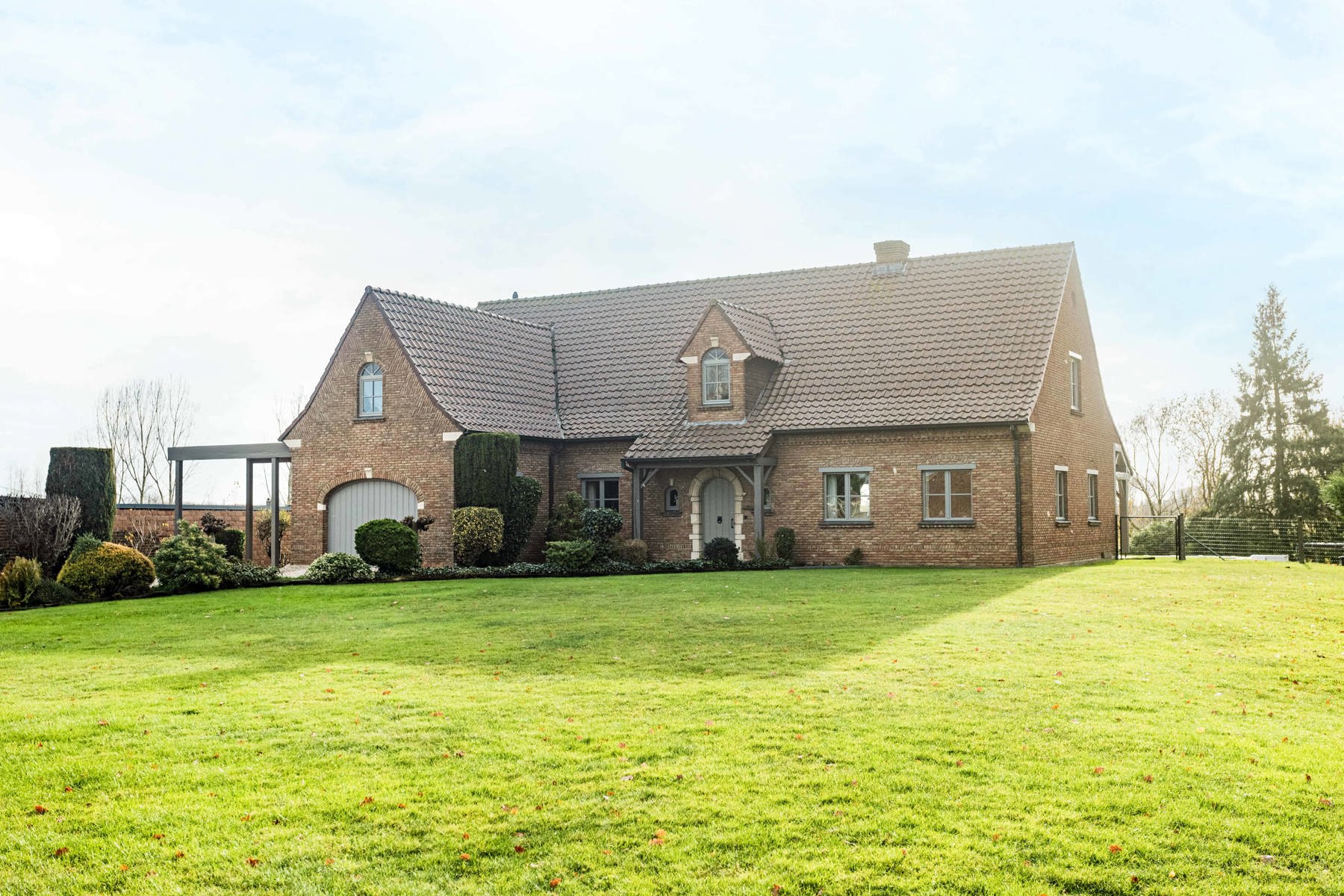 Ruime gezinswoning op zuidgericht perceel  foto 2