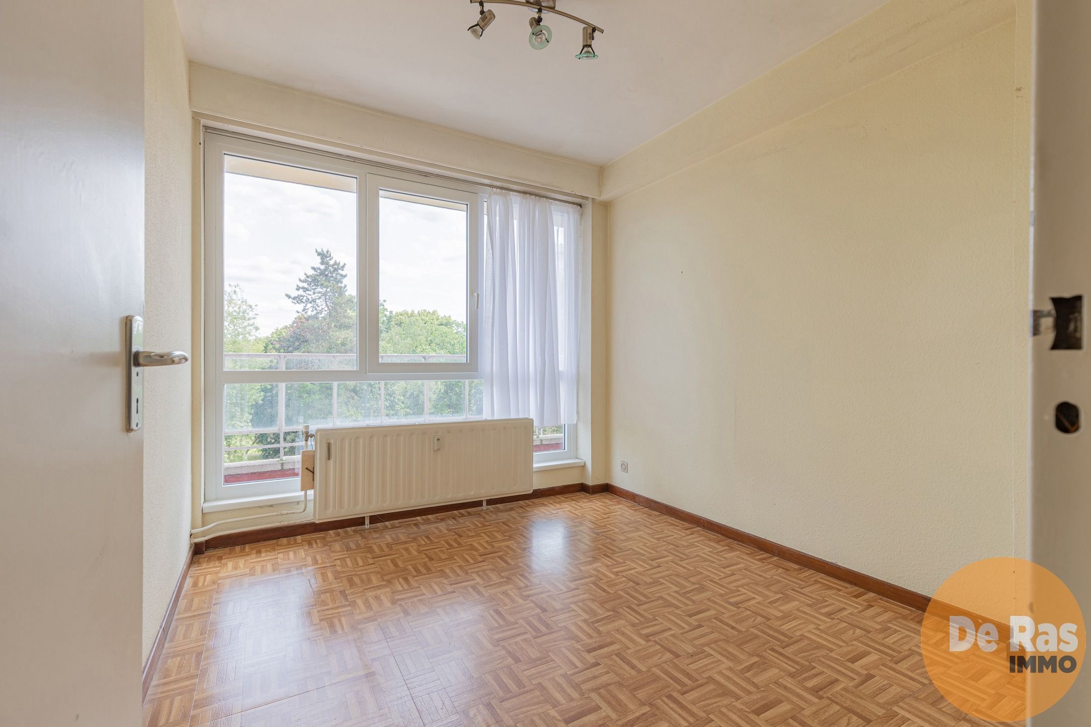 AALST - Betaalbaar appartement met 2 slaapkamers en terras! foto 13
