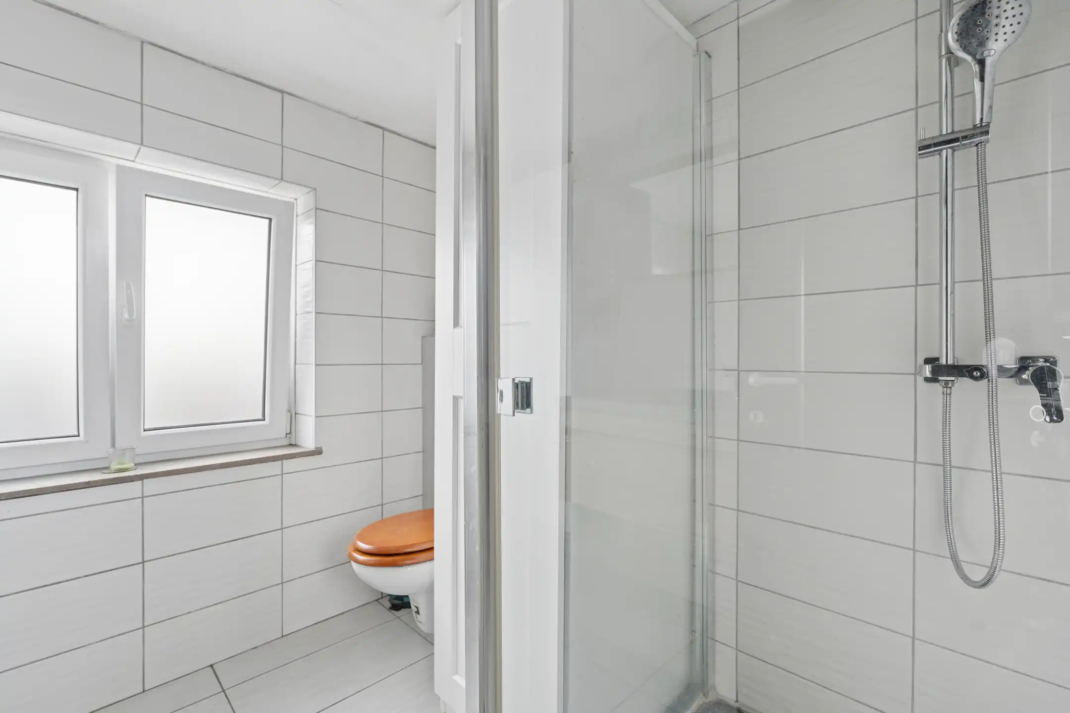Instapklare, gerenoveerde gezinswoning met 3 slaapkamers foto 19