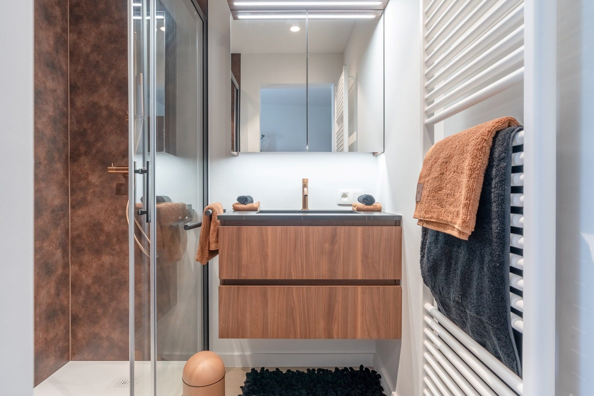 Rustig gelegen volledig gerenoveerd appartement met een open zicht over de villa's. foto 22