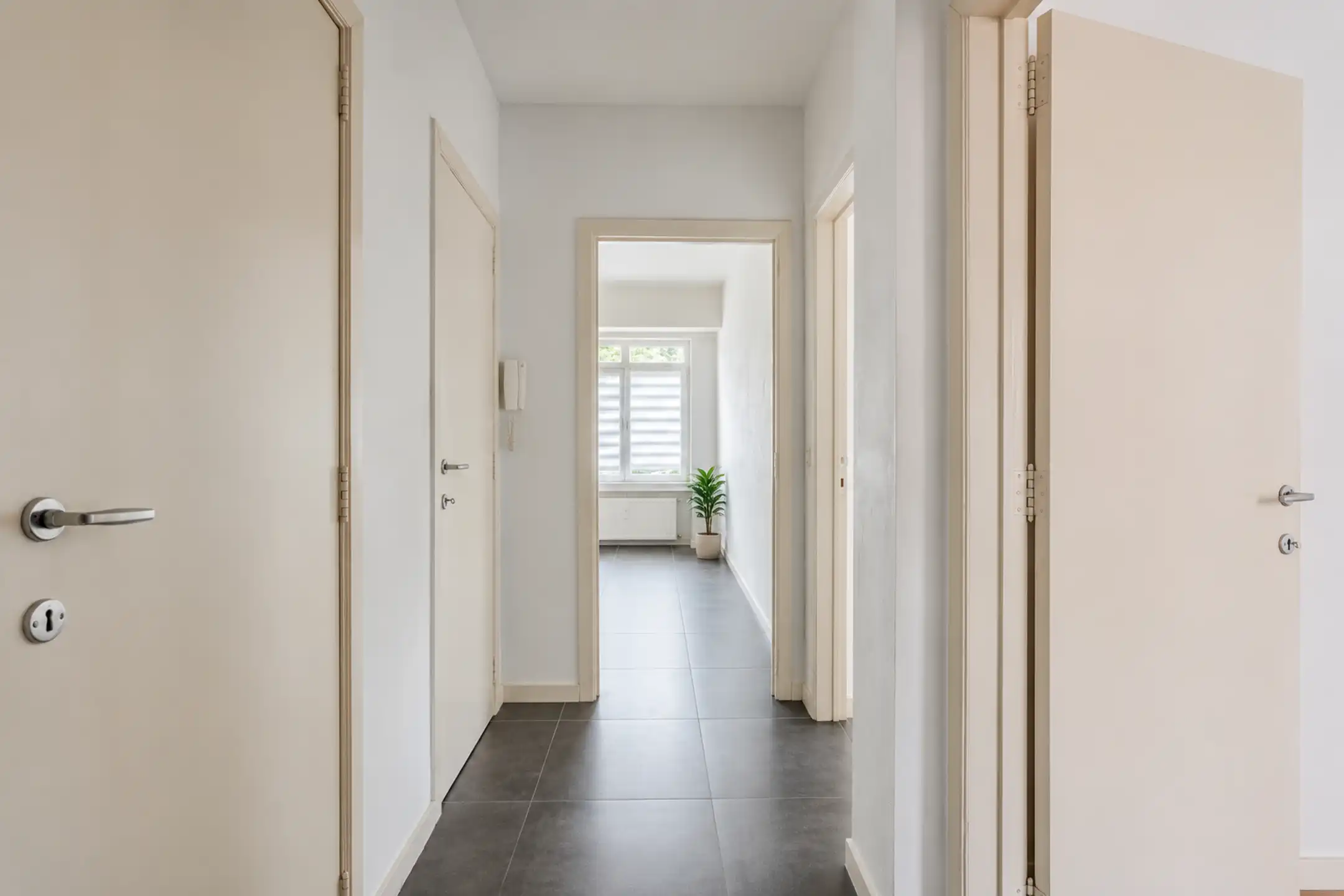 Instapklaar/gerenoveerd 1slaapkamerappartement op toplocatie foto 2