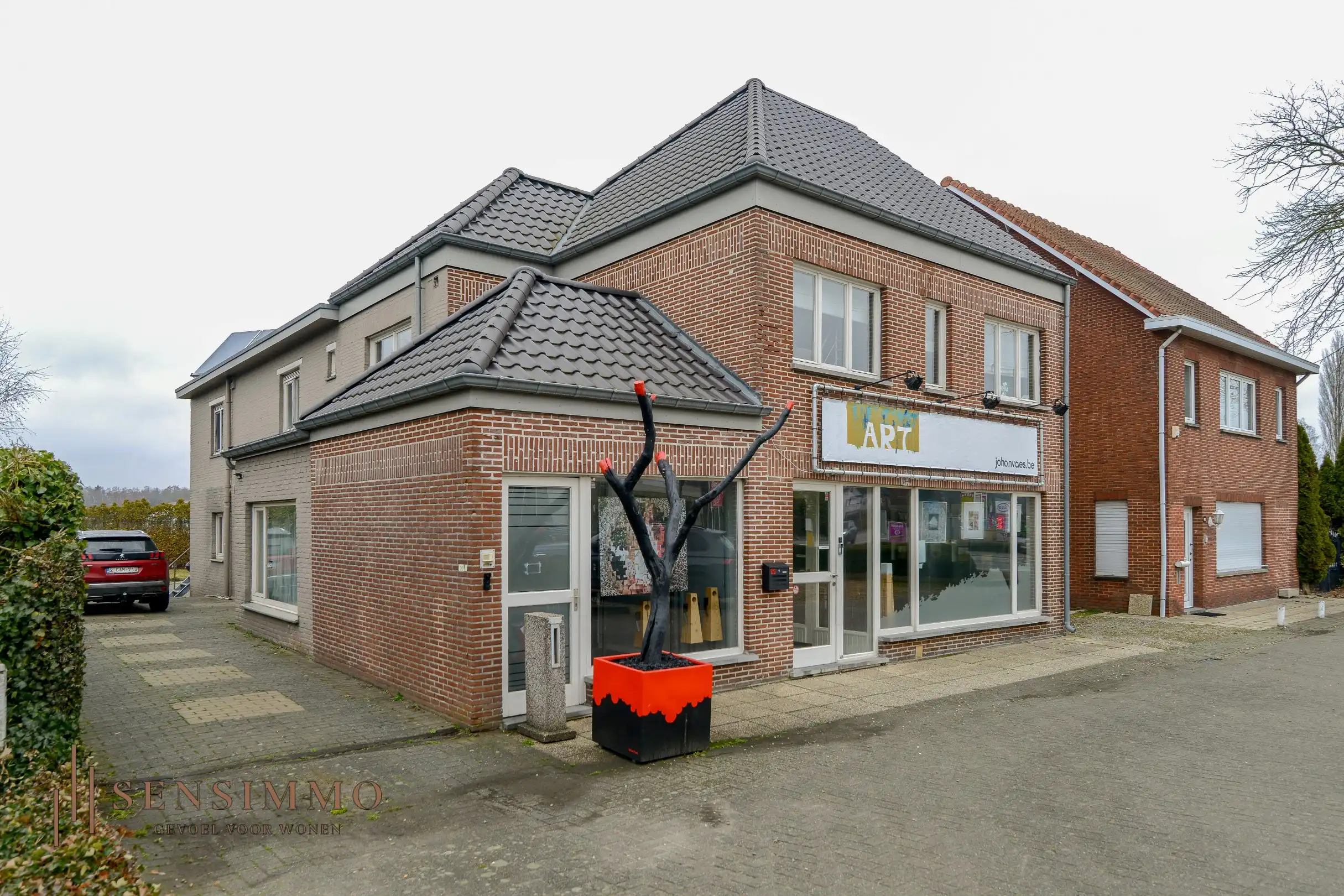 Commercieel opbrengsteigendom met 2 huisnummers op toplocatie in As foto 2