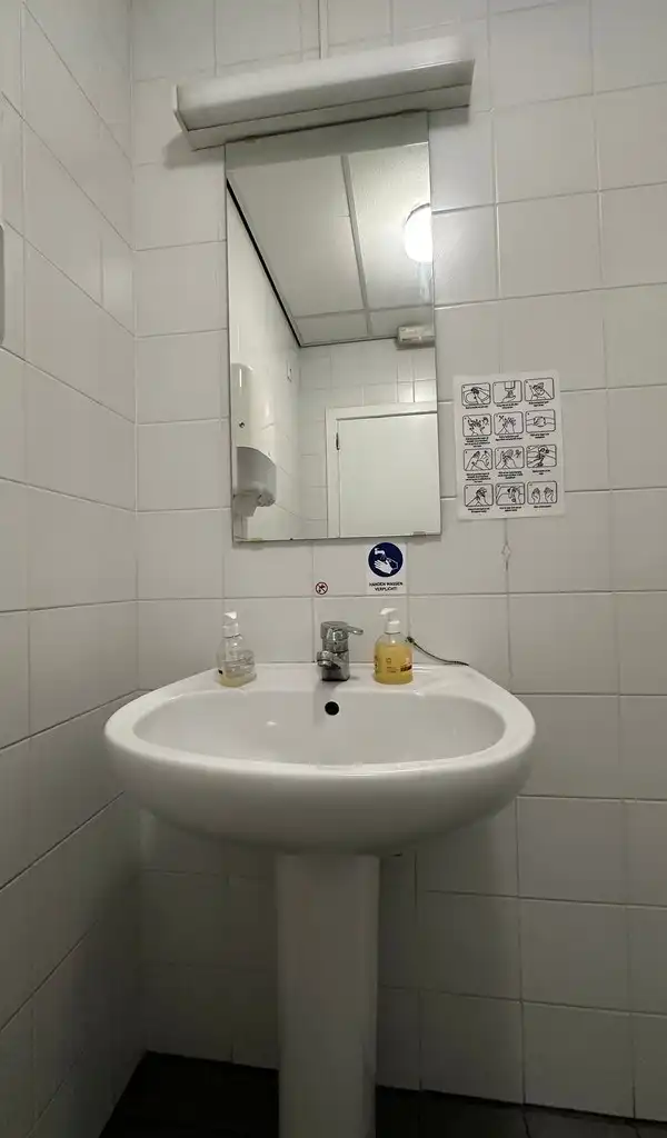 Budgetvriendelijk kantoor te huur bij E40 in Wetteren foto 12