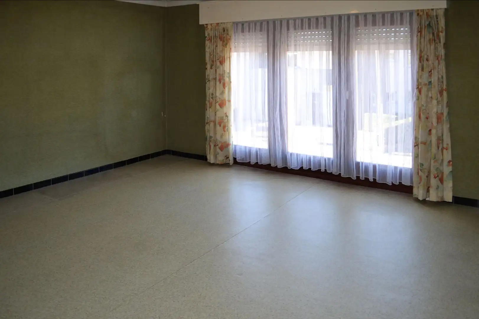 Halfopen bebouwing op 267m² met 3 slpks, garage en tuin te Maldegem foto 8