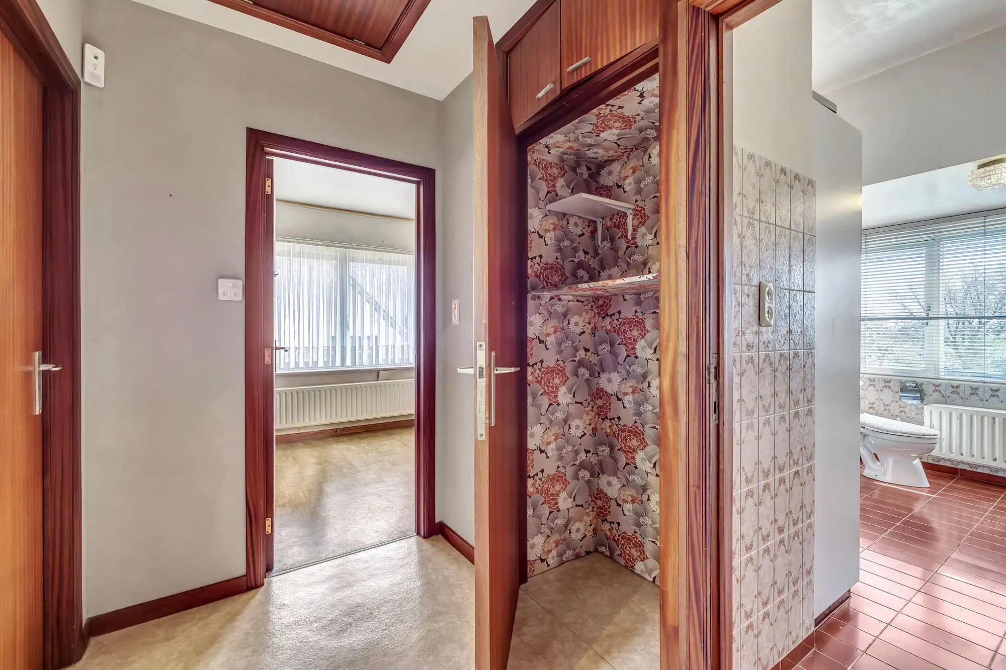 Goed onderhouden woning met garage en tuin foto 16