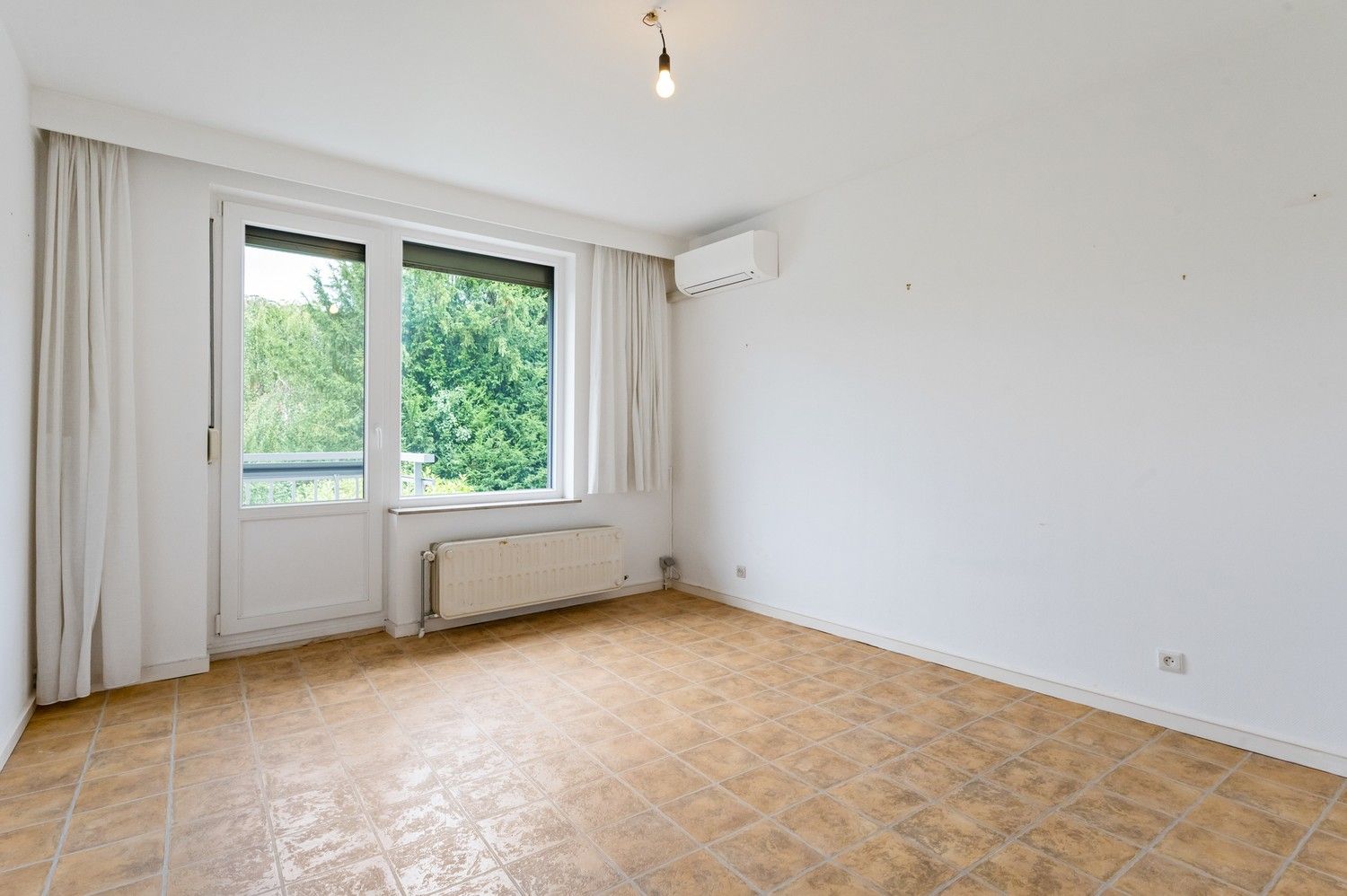 Opbrengsteigendom met 2 appartementen en garage te Deurne! foto 14