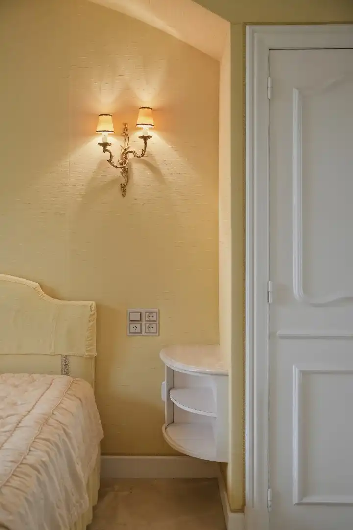 Statige woning te koop in centrum Stasegem, onder de kerktoren op 1000 m² grond, afgewerkt met authentieke en kwaliteitsvolle materialen. foto 16