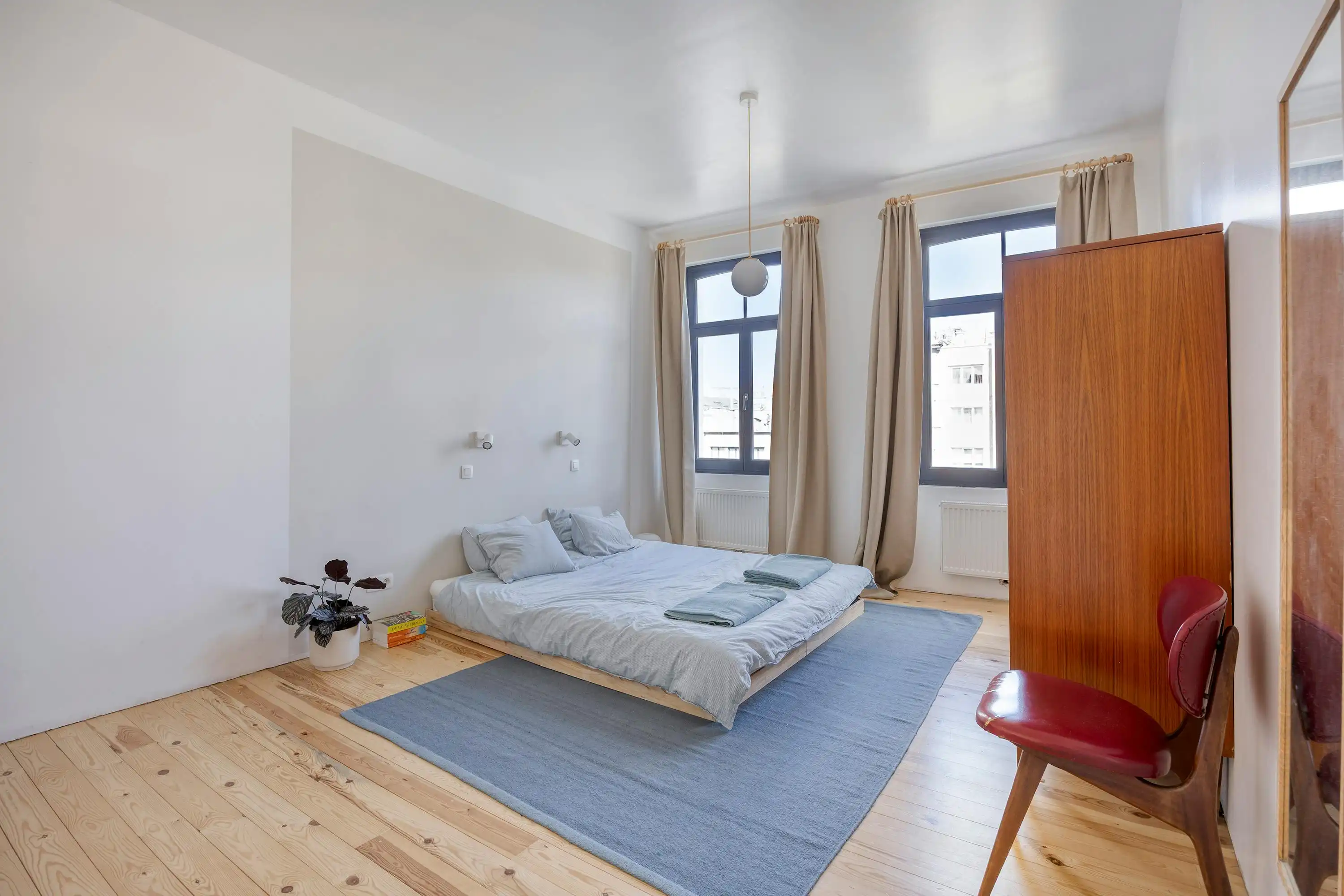 Gerenoveerd Herenhuis met Handelszaak & Kanaalzicht te Koop foto 14