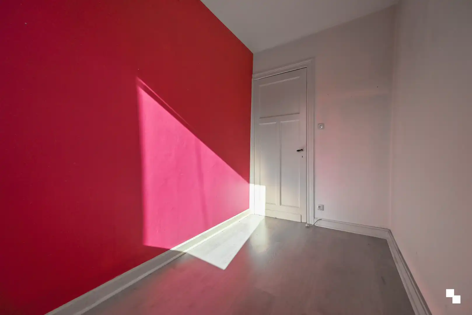 Knusse rijwoning nabij centrum Izegem foto 23