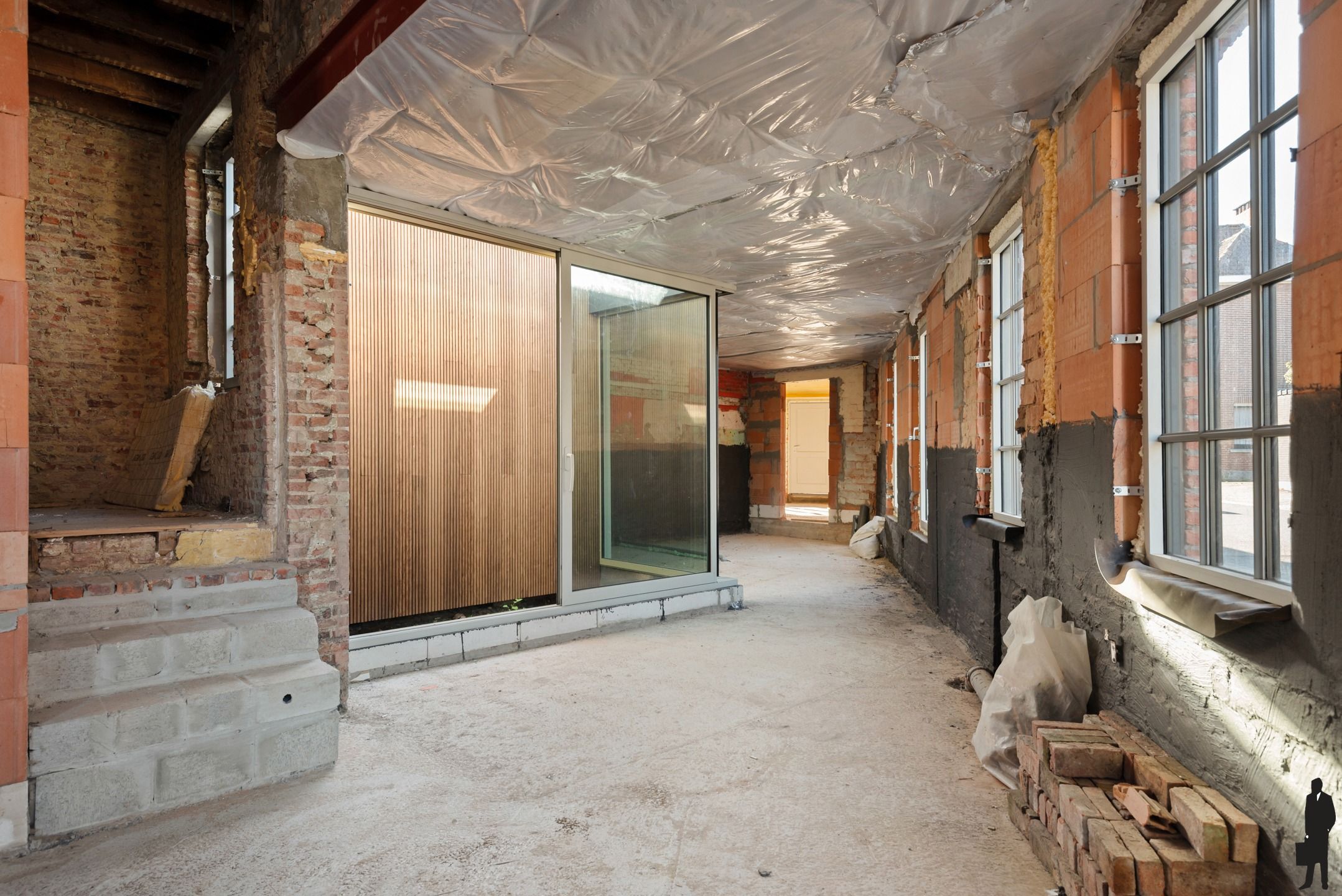 Af te werken woning in het centrum van Kontich-Kazerne foto 8