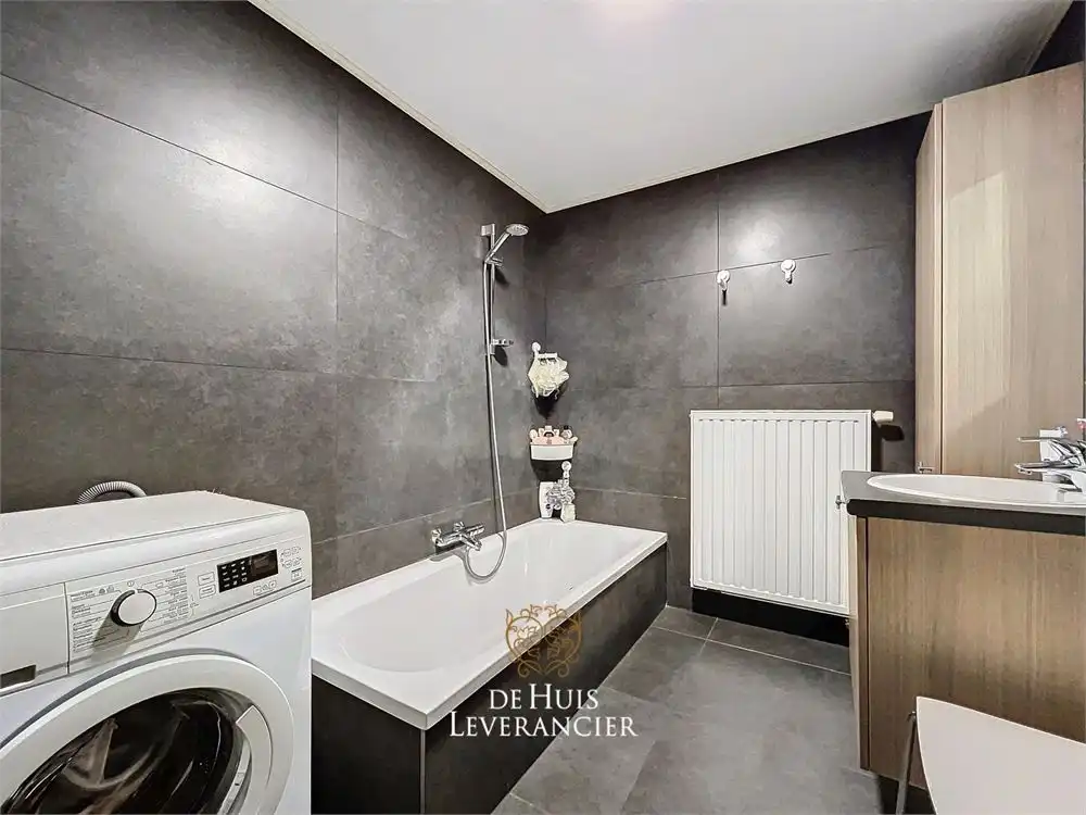 Prachtig Penthouseappartement (2 slpk) in hartje Hove te koop foto 16