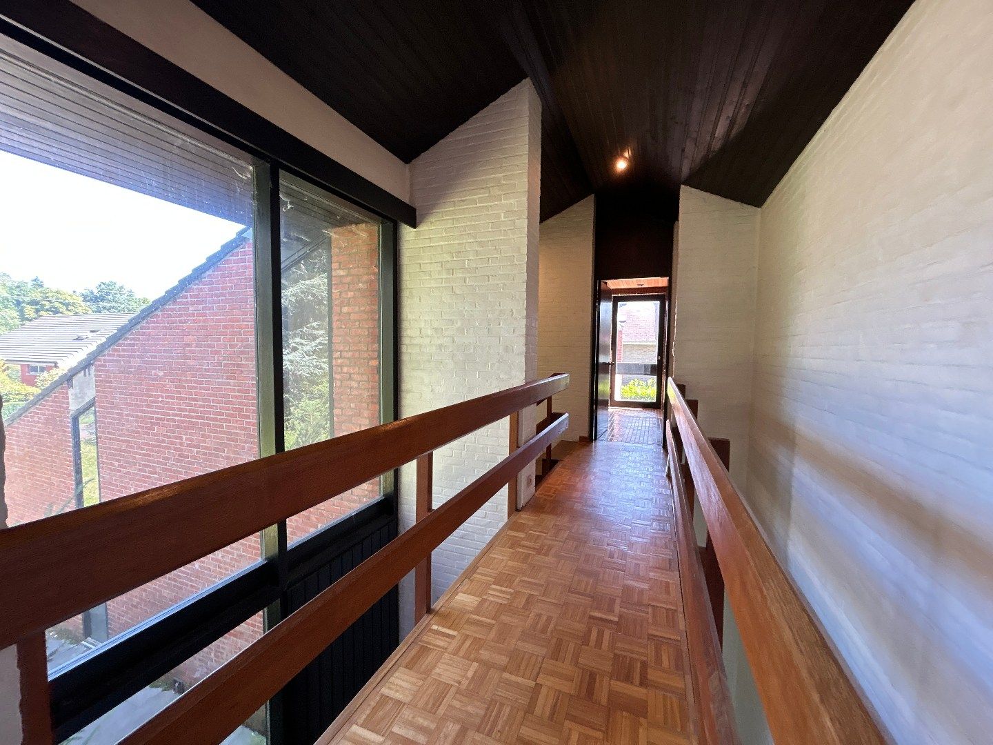Ruime, moderne villa met uitzonderlijke garage  foto 17