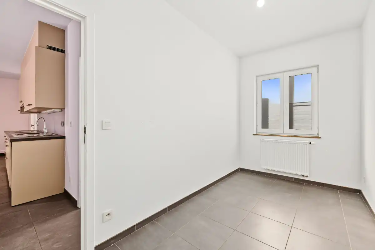 Volledig gerenoveerd gelijkvloers appartement met privatief terras in het hart van Kruibeke foto 21