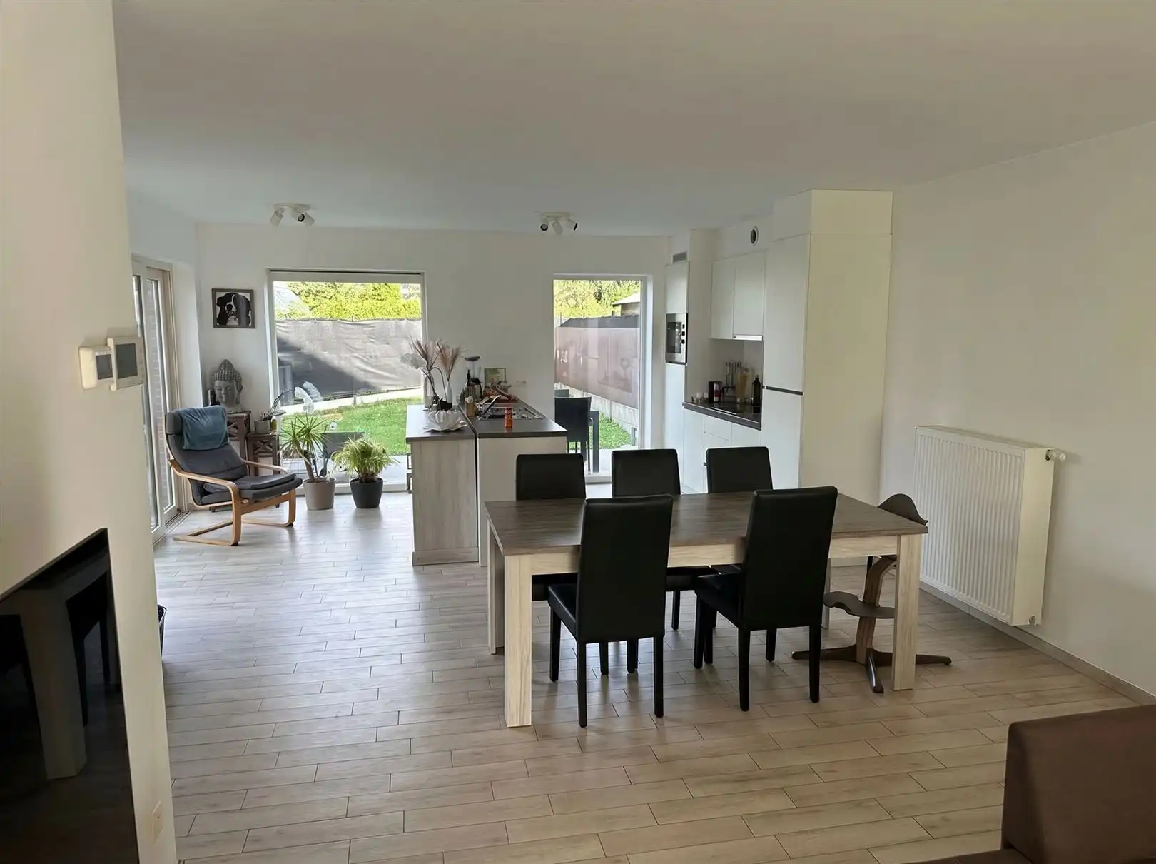 Instapklare woning TE HUUR  met vlotte bereikbaarheid. foto 3