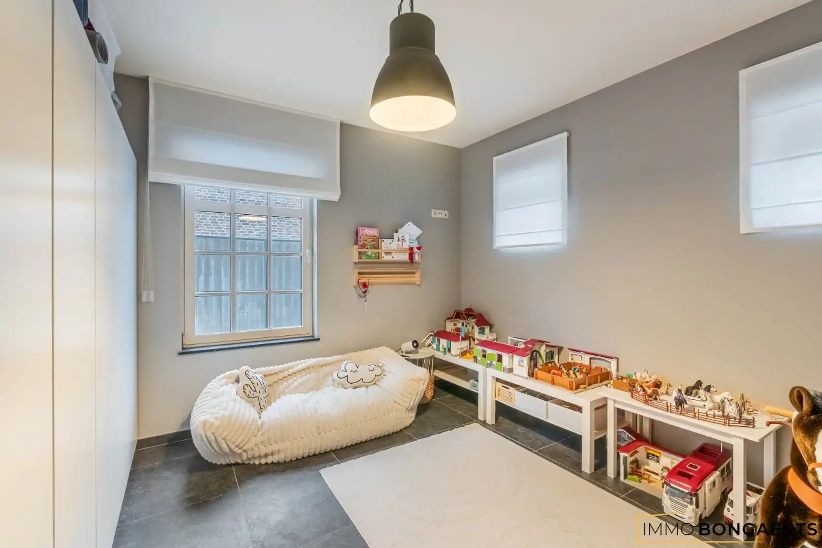 Prachtig afgewerkte woning met praktijkruimte foto 14