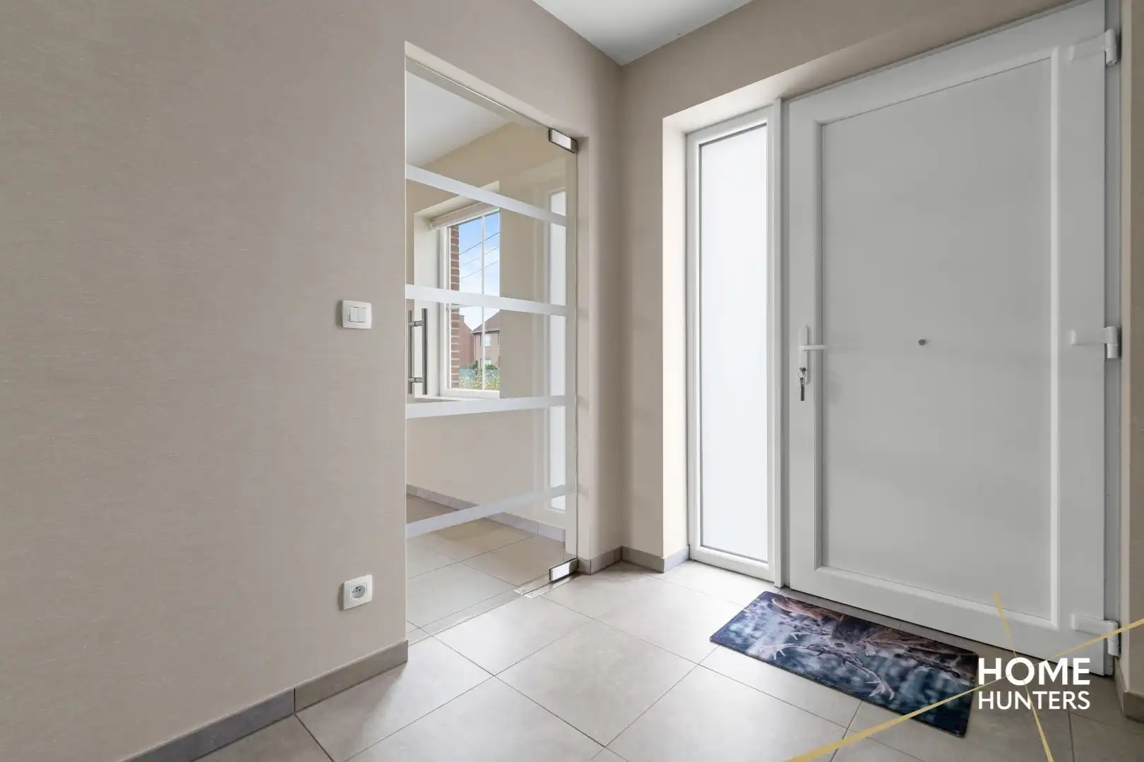 Luxe gelijkvloerse nieuwbouwvilla met 2 slaapkamers en een ruime garage! foto 2