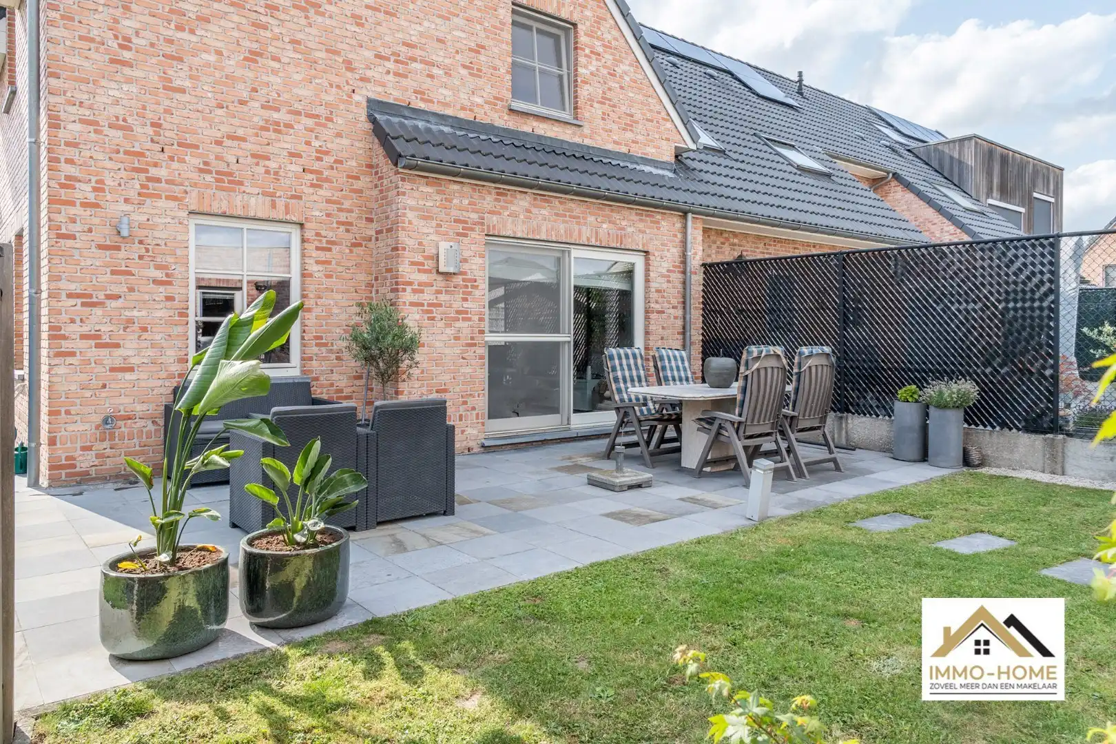 Knappe instapklare HOB met vrijstaande garage te Lokeren ! foto 2