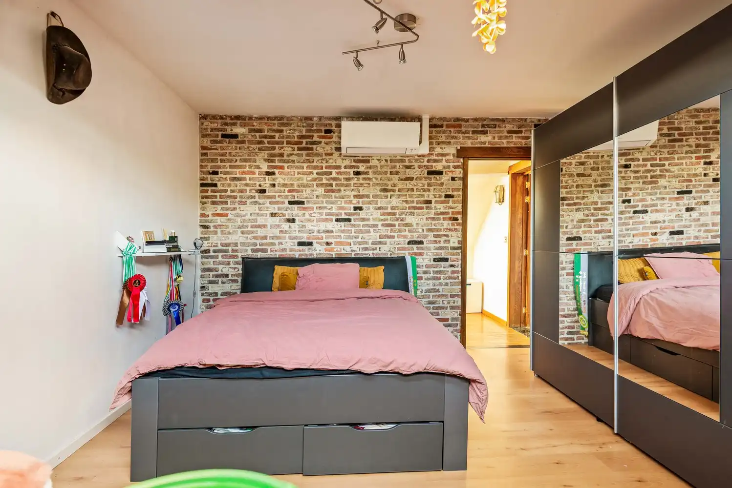 Karaktervolle hoeve met 4 slaapkamers, magazijn en ruime tuin te Lint foto 15