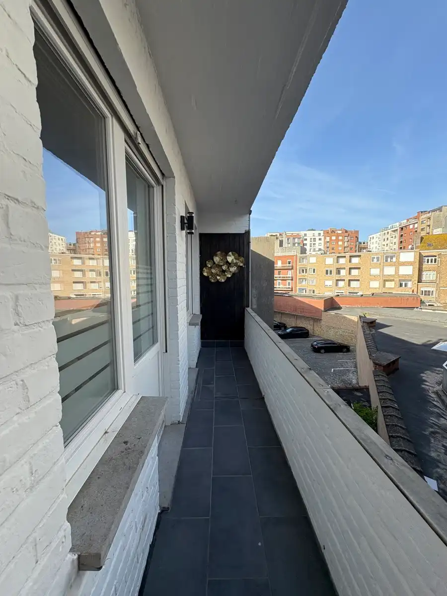 Luxueus afgewerkt en volledig gerenoveerd 2-slpk app. foto 7