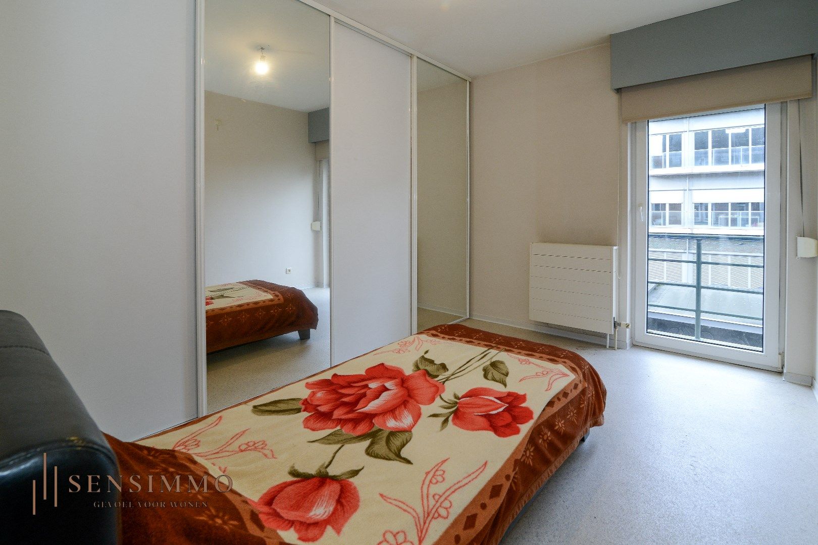 Centraal gelegen appartement in hartje Genk, ideaal voor eigen bewoning of investering! foto 11