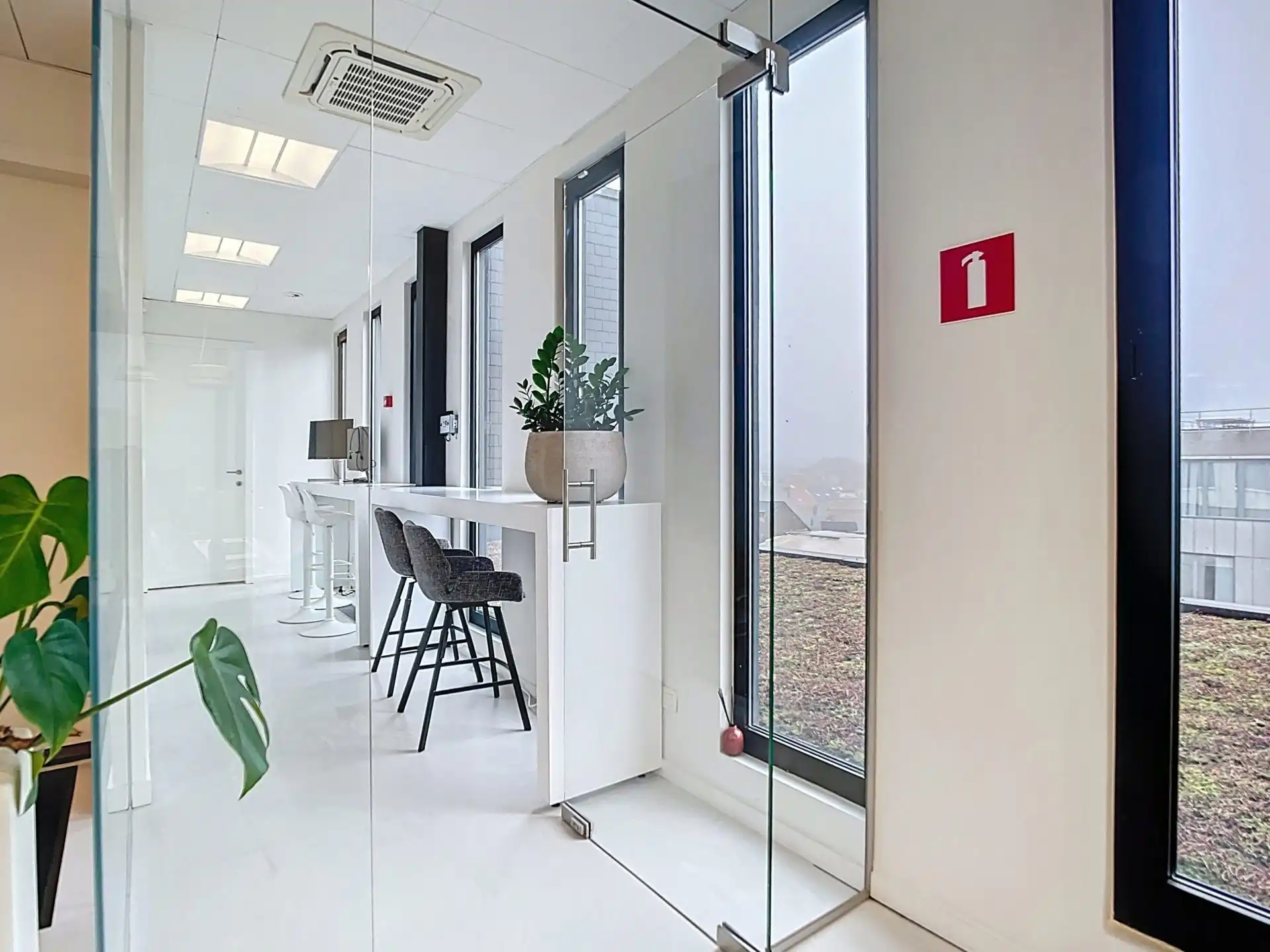 Exclusieve kantoorruimte 325m² te huur  foto 4