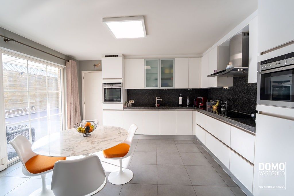 Ruime villa met paardenaccommodatie gelegen te Herk-de-Stad - EPC-label: B - Bewoonbare vloeroppervlakte: 296m² foto 4