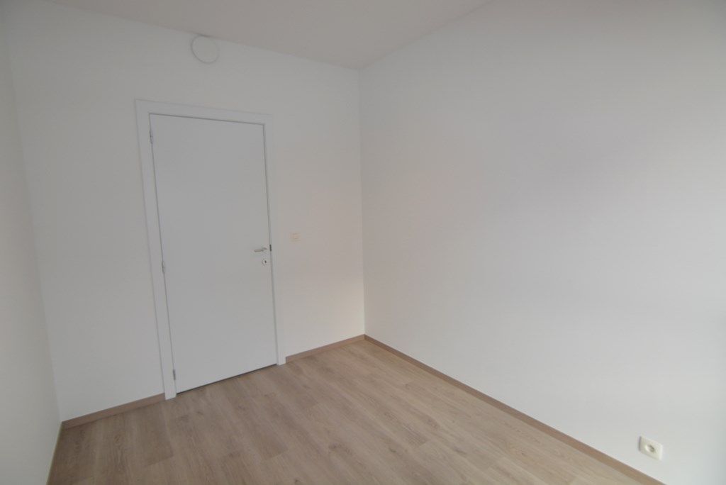 Modern energiezuinig appartement met 2 slpks, terras, autostaanplaats en kelderberging. foto 17