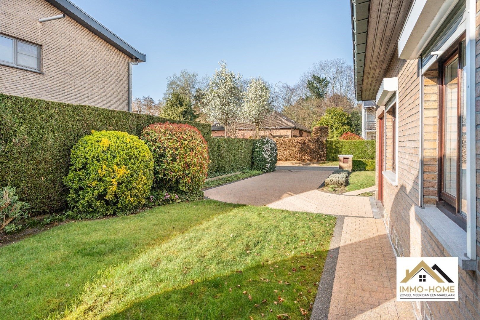Ruime bungalow gelegen op topligging te Lochristi foto 3