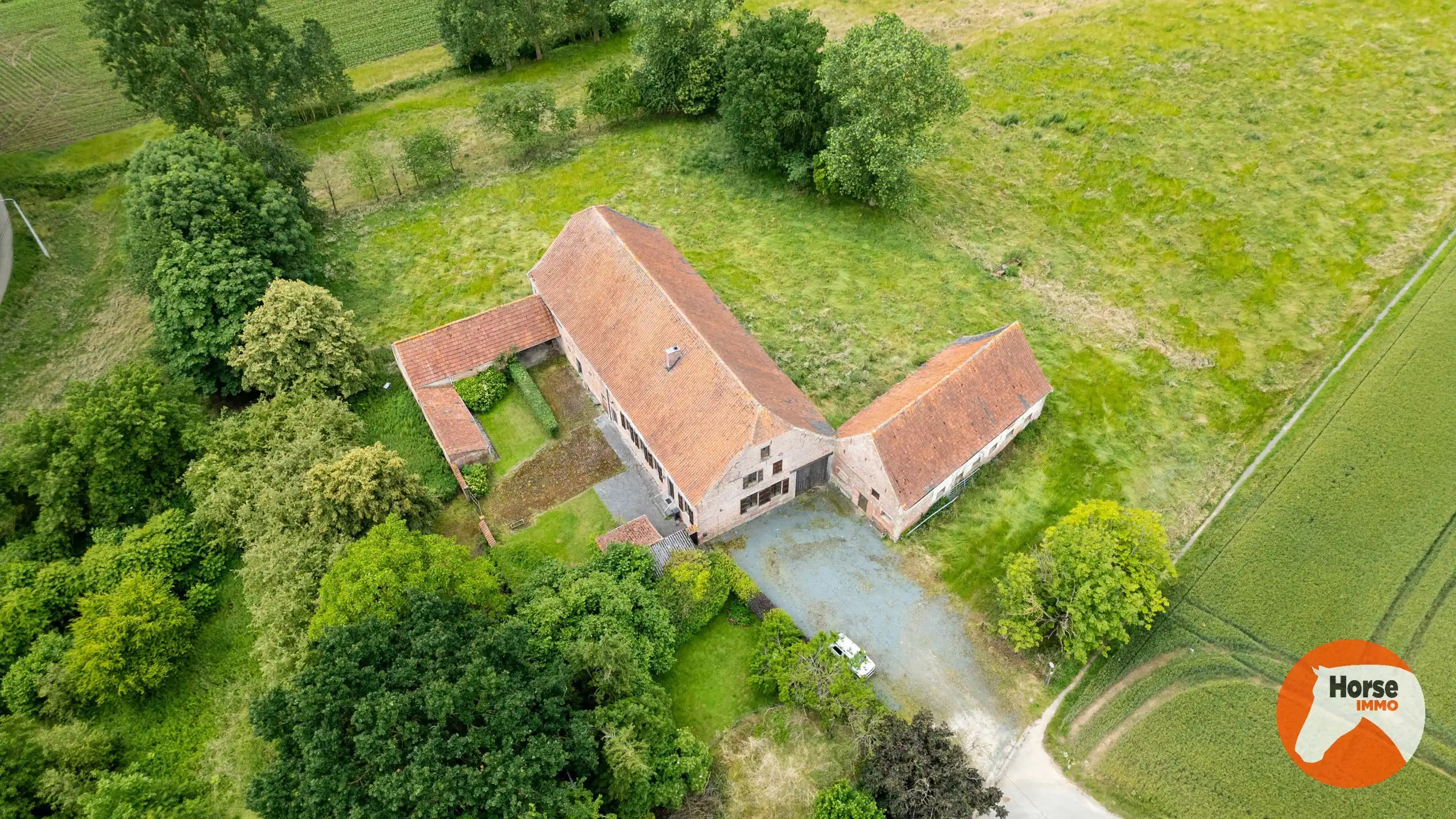 VOLLEZELE - Uniek gelegen karakterhoeve op ca. 2,4ha foto 11