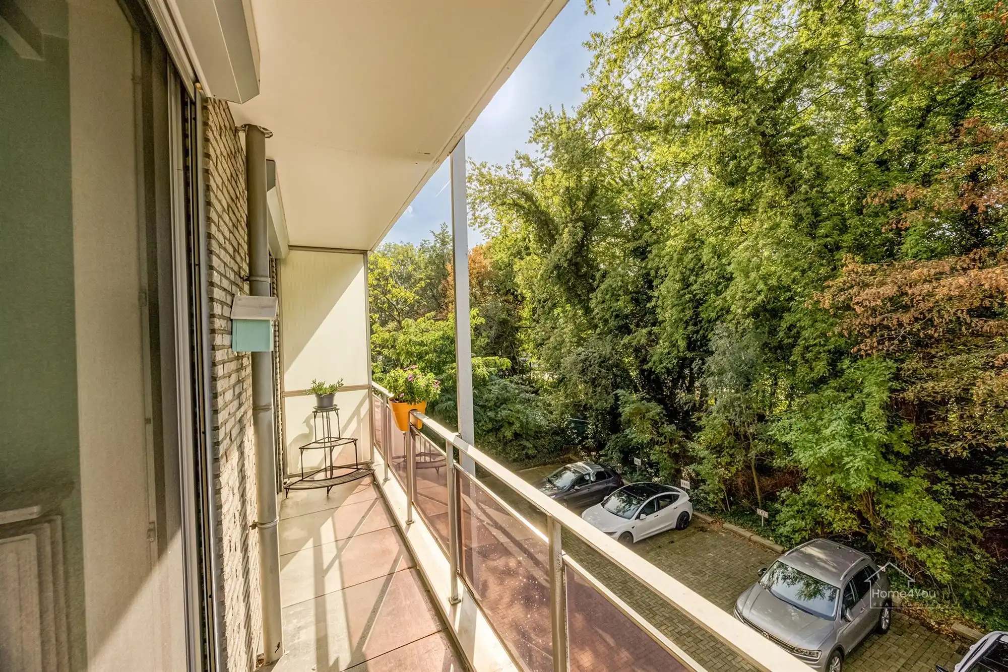 Instapklaar 2-Slaapk Appartement, terras en garagebox foto 18