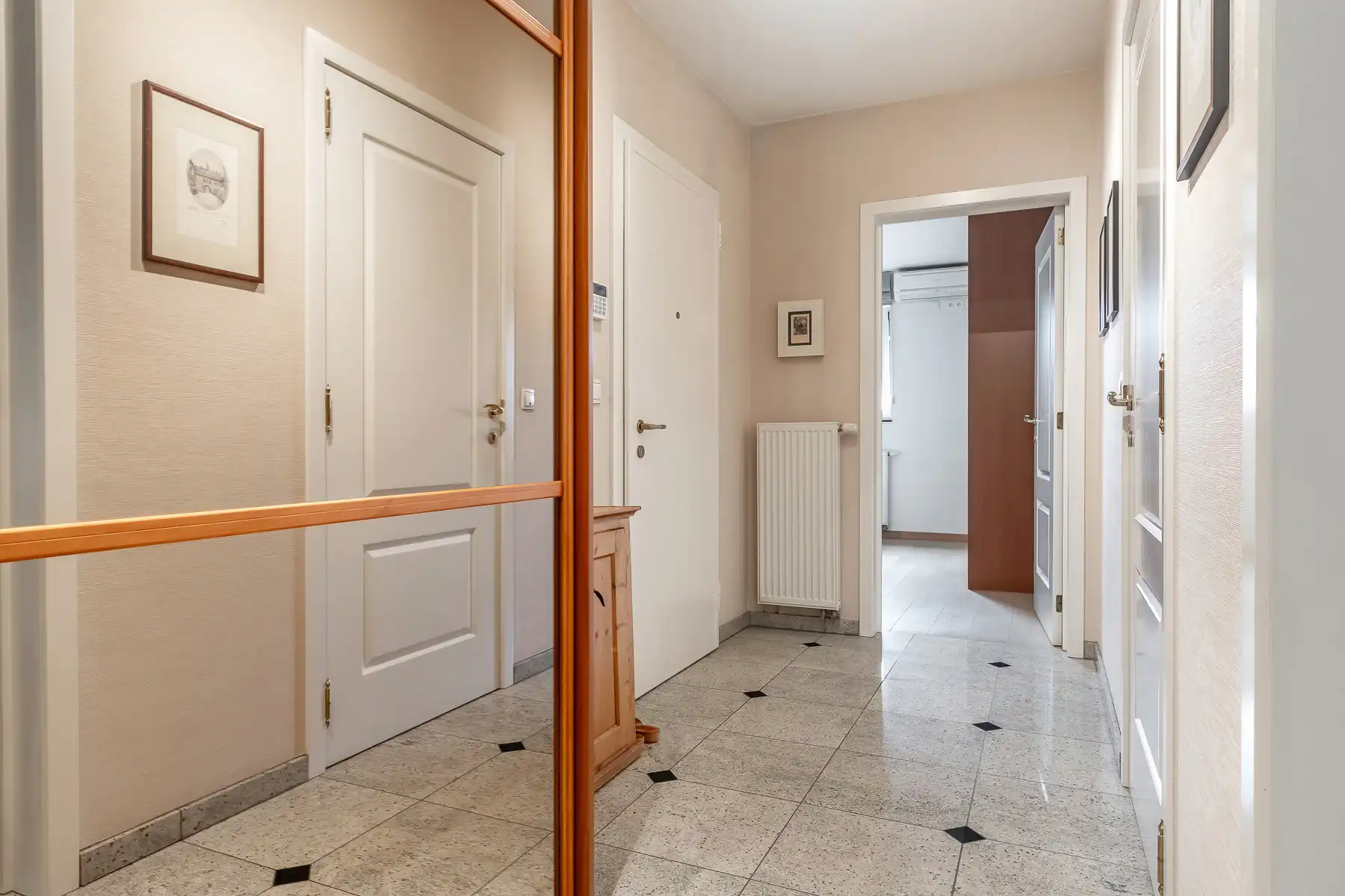 Investeringsappartement met 2 slaapkamers en dubbele garagebox foto 17