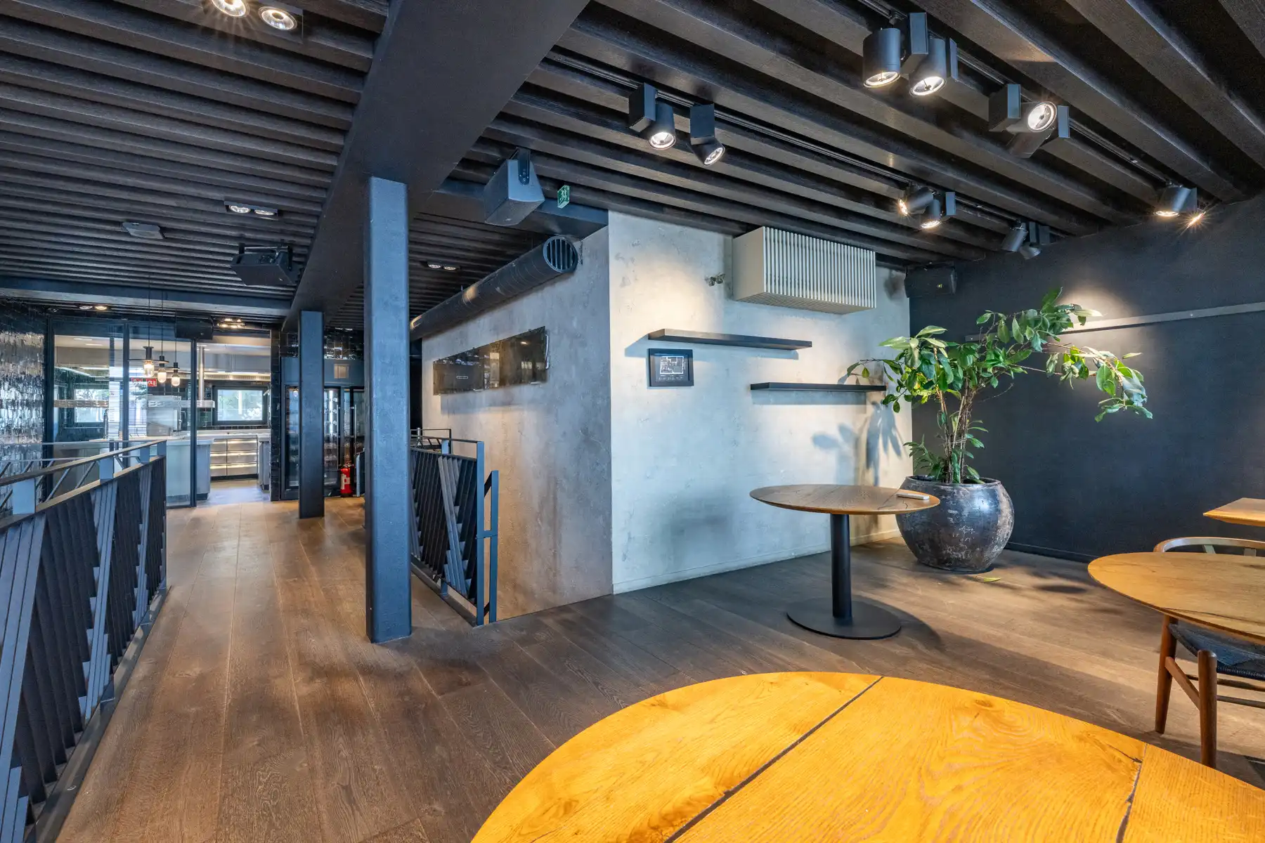 Exclusief horecapand met terras op toplocatie foto 12
