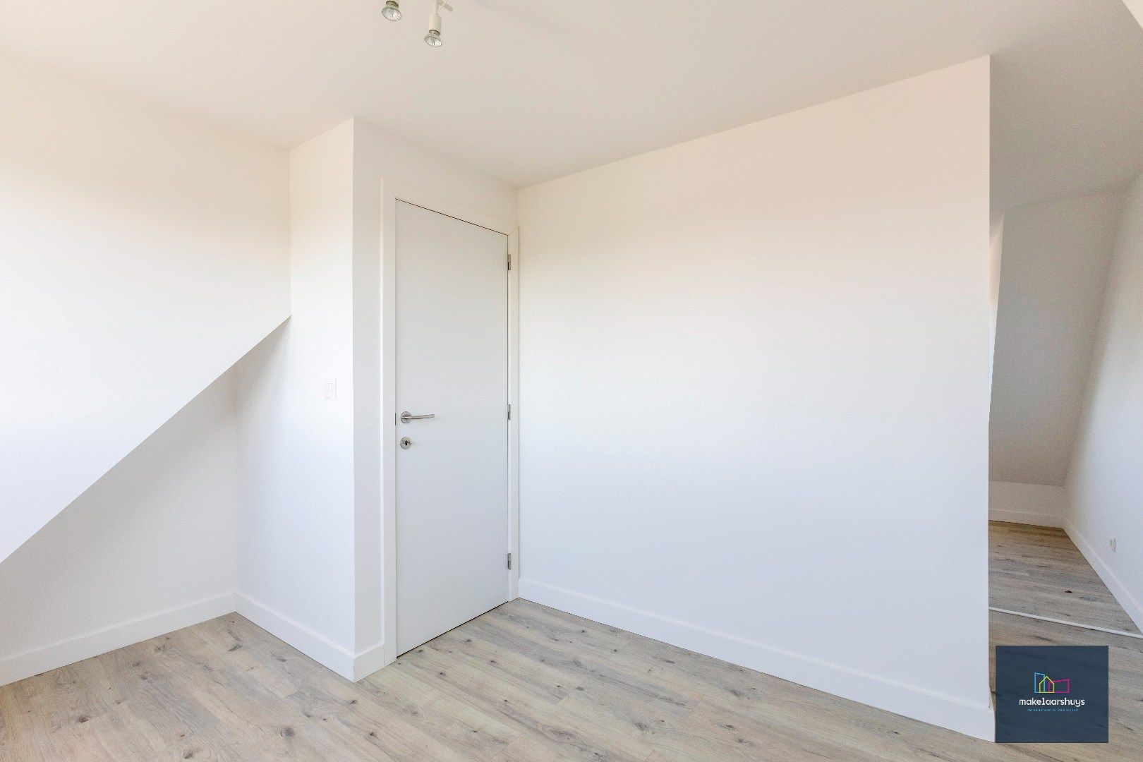 Instapklare energiezuinige woning met 3slpk tuin en staanplaats foto 18