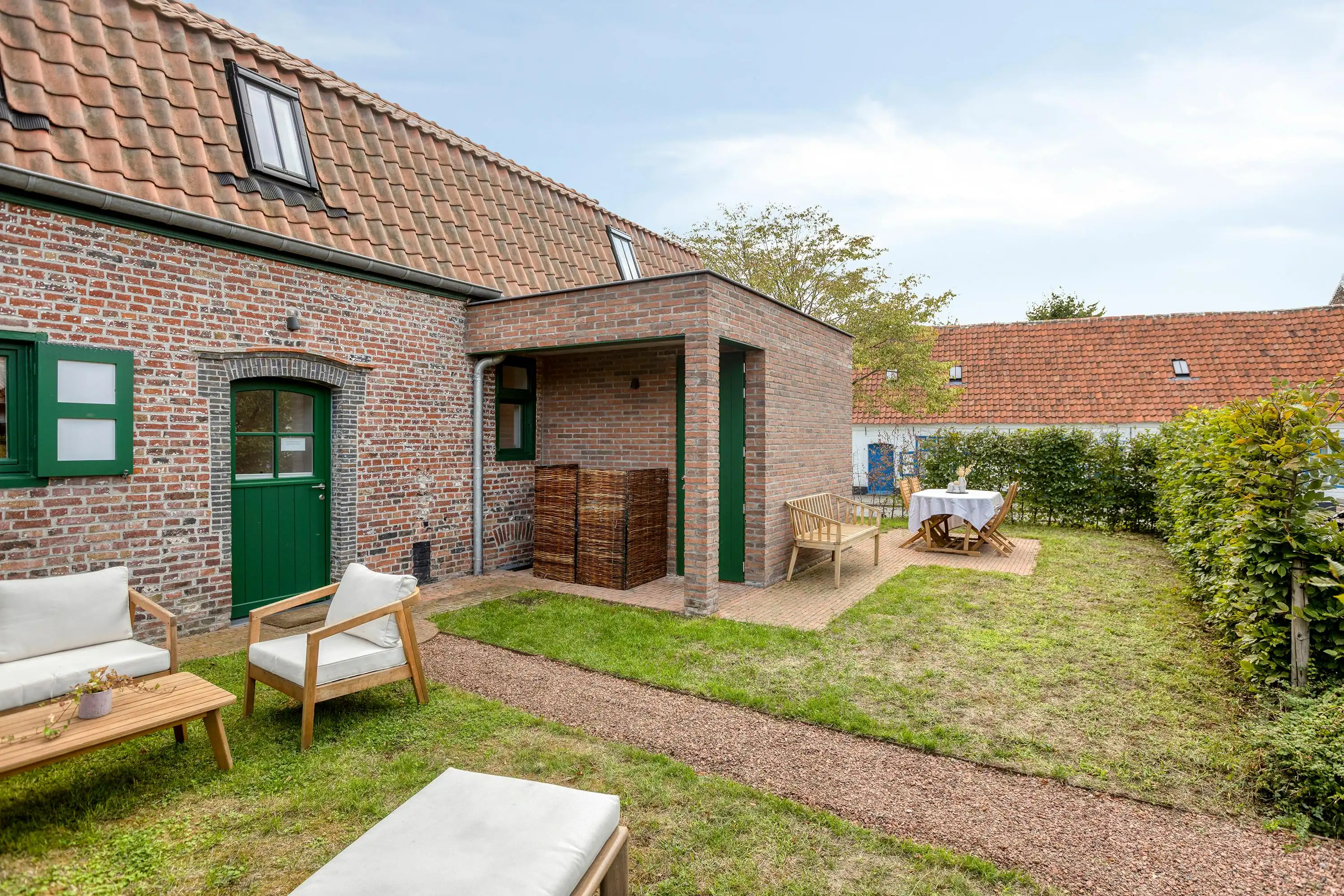 Een gerenoveerd meesterwerk in hartje Hansbeke foto 18