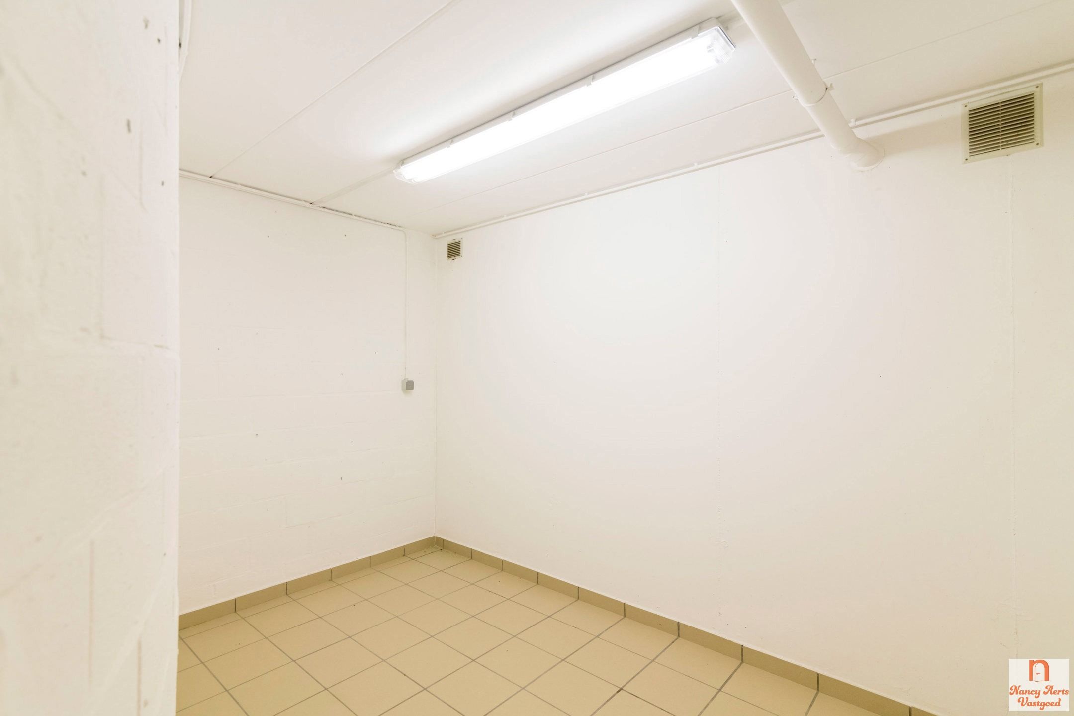 Lichtrijk duplexappartement met grote kelder en mega terras foto 29