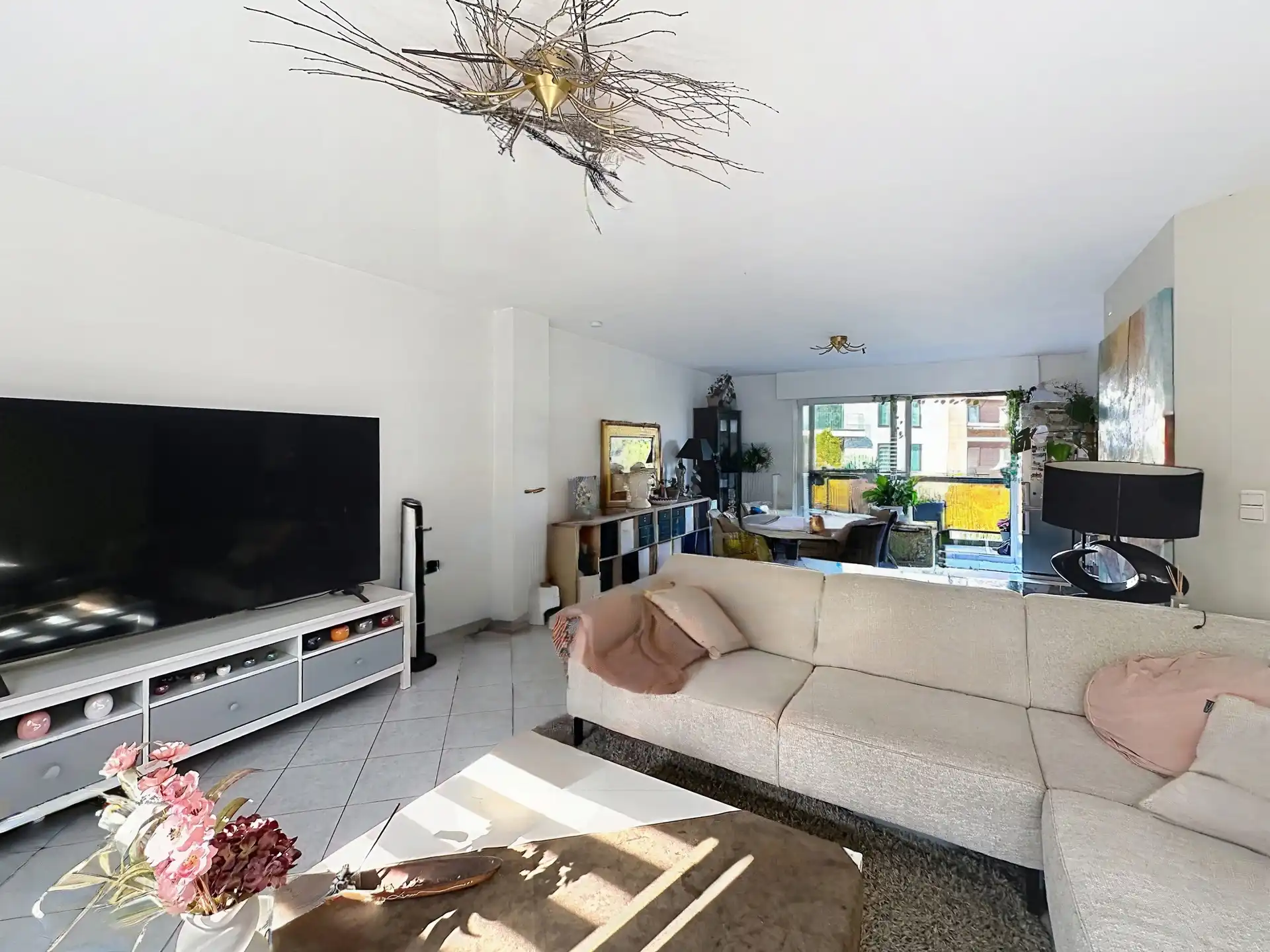 Rustig gelegen praktische woning met tuin en garage foto 4