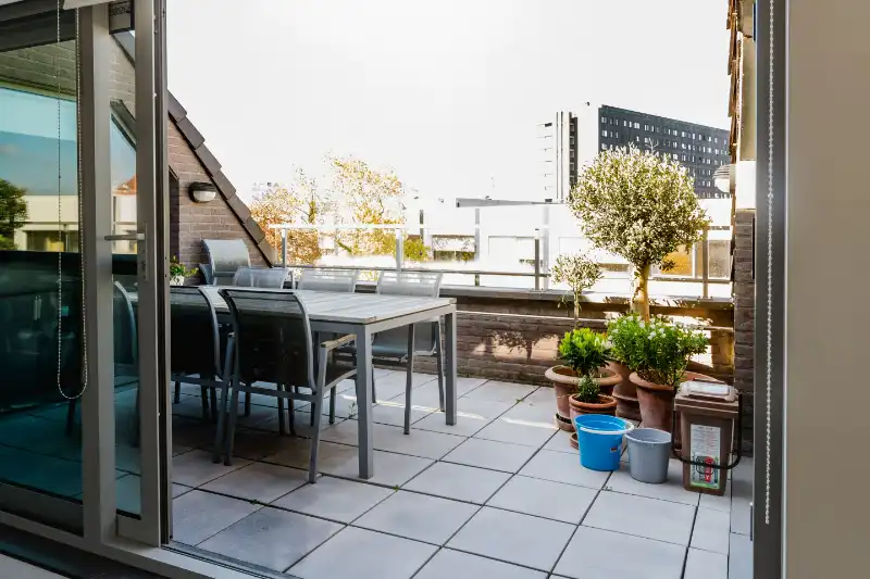 Ruime penthouse foto 18