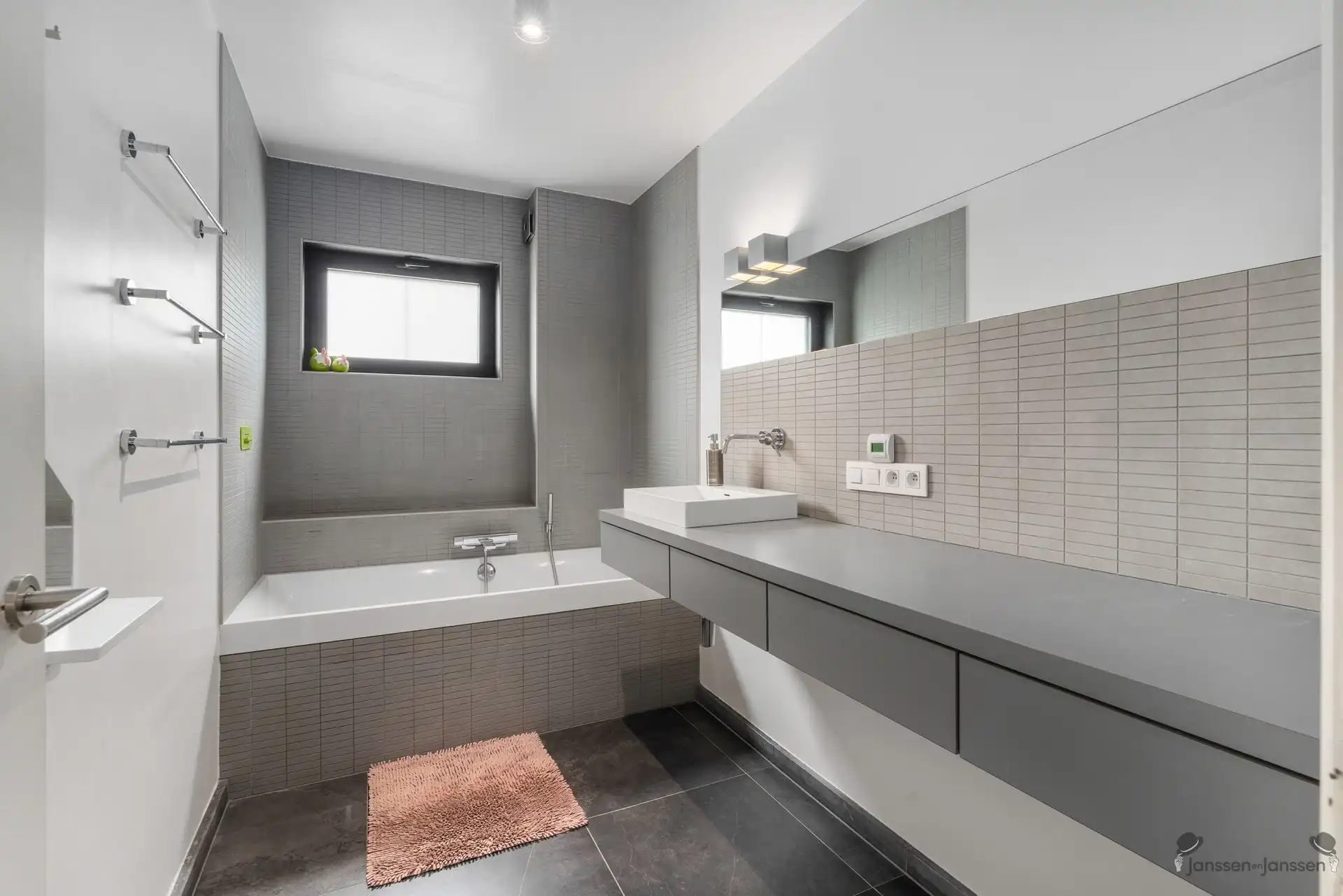 Moderne en lichtrijke woning op 600m² nabij centrum Brecht foto 16