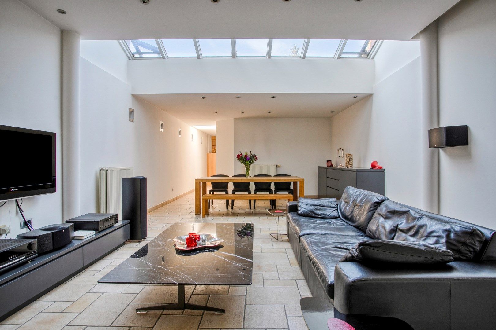 Ruime woning met 3 slaapkamers, bureau en tuin! foto {{pictureIndex}}