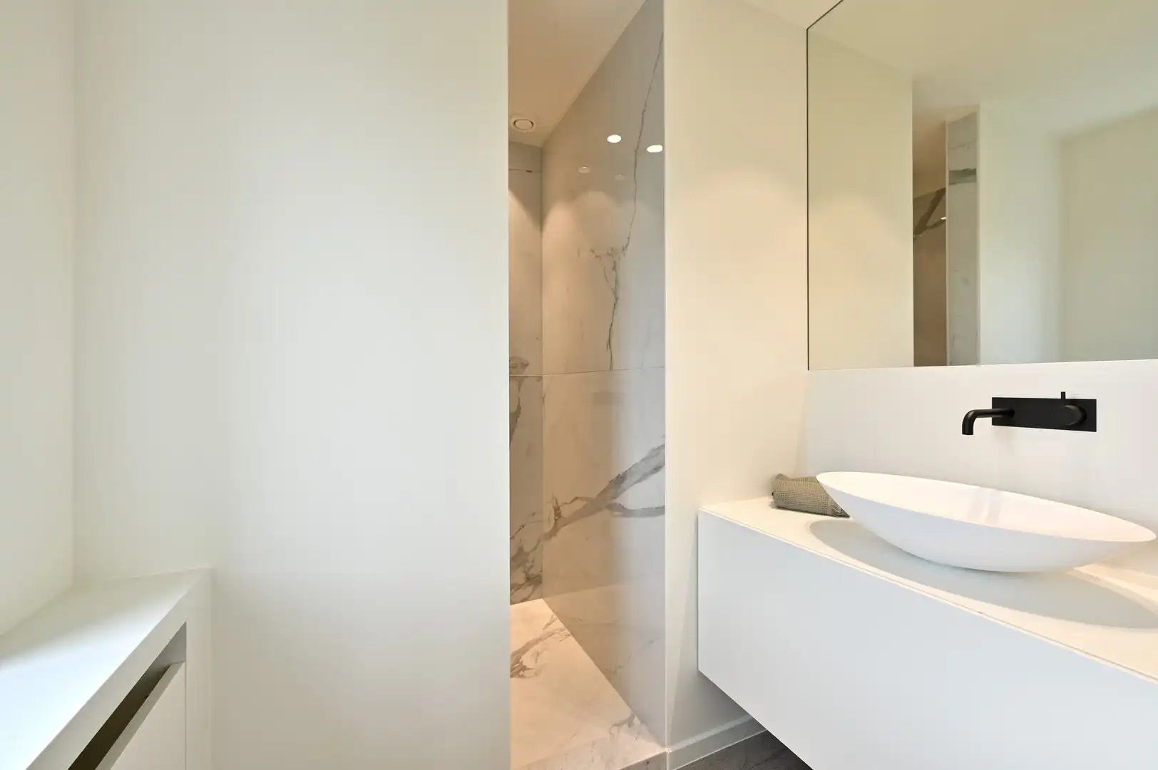 Gerenoveerd hoekappartement, heel rustig gelegen te Knokke,  genietend van een uitgestrekt zicht op het Zegemeer. foto 19