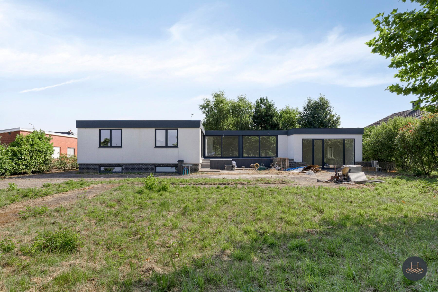 Vernieuwbouwvilla met praktijkruimte in rustige buurt foto 27