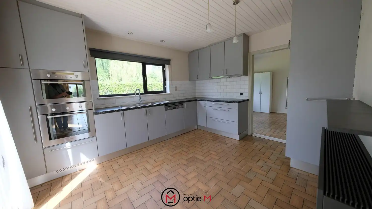 Rustig gelegen gezinswoning met 5 slaapkamers en garage foto 6
