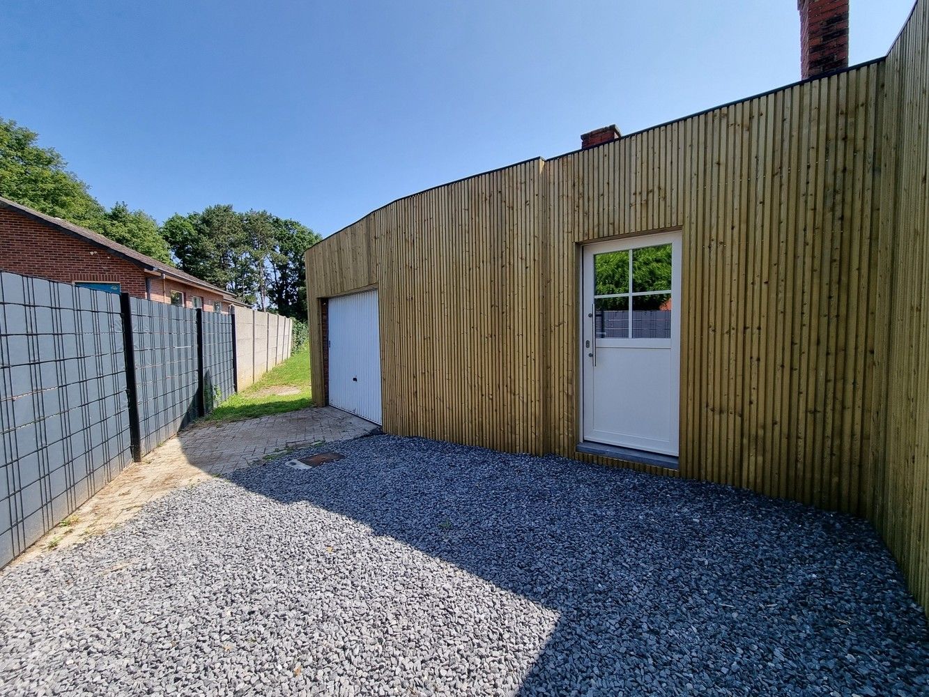 Mooie, gerenoveerde woning met prachtig terras en ruime tuin foto 32