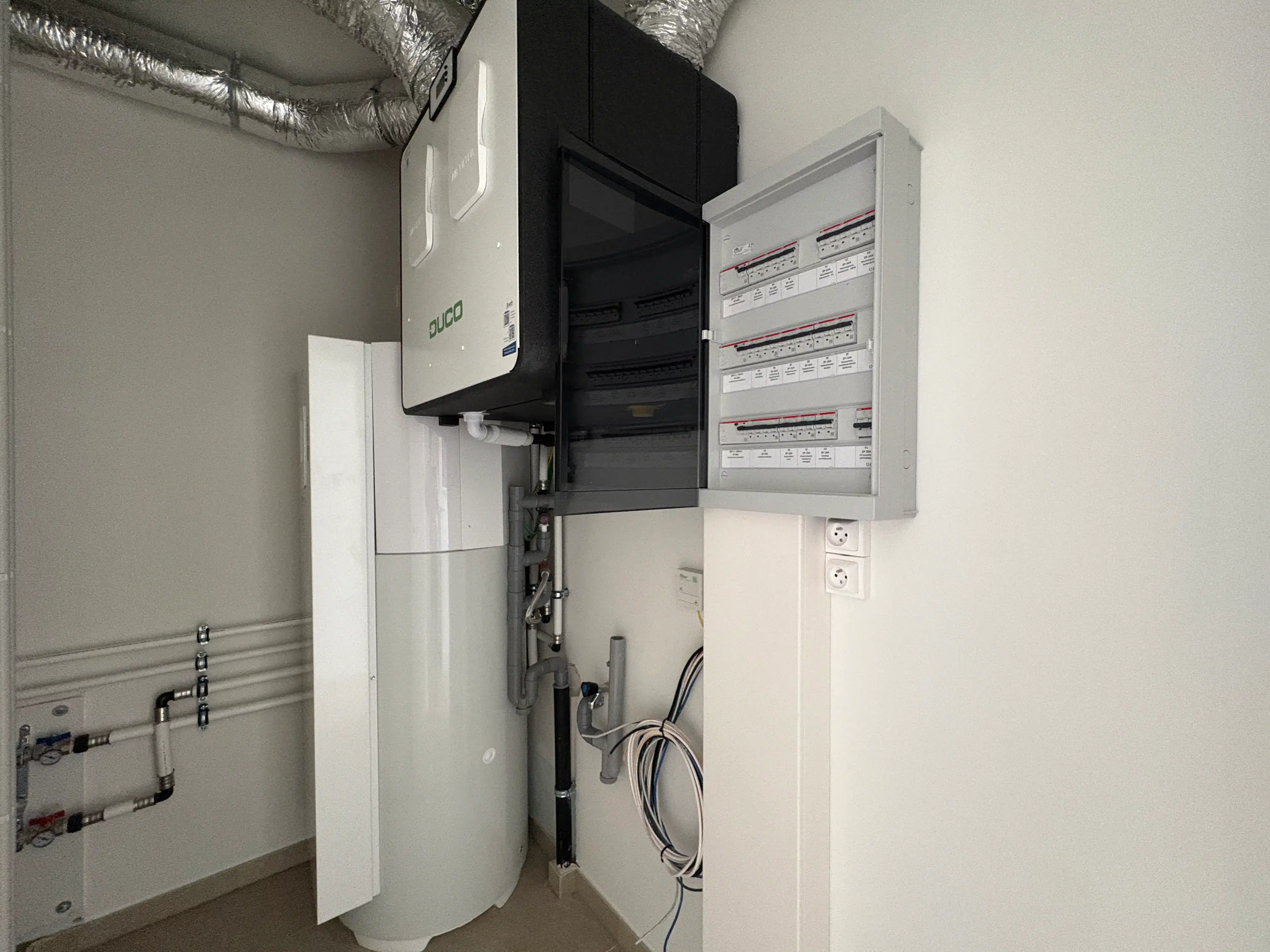 Energiezuinig 2slpk appartement op Dorpsplein Sleidinge foto 10