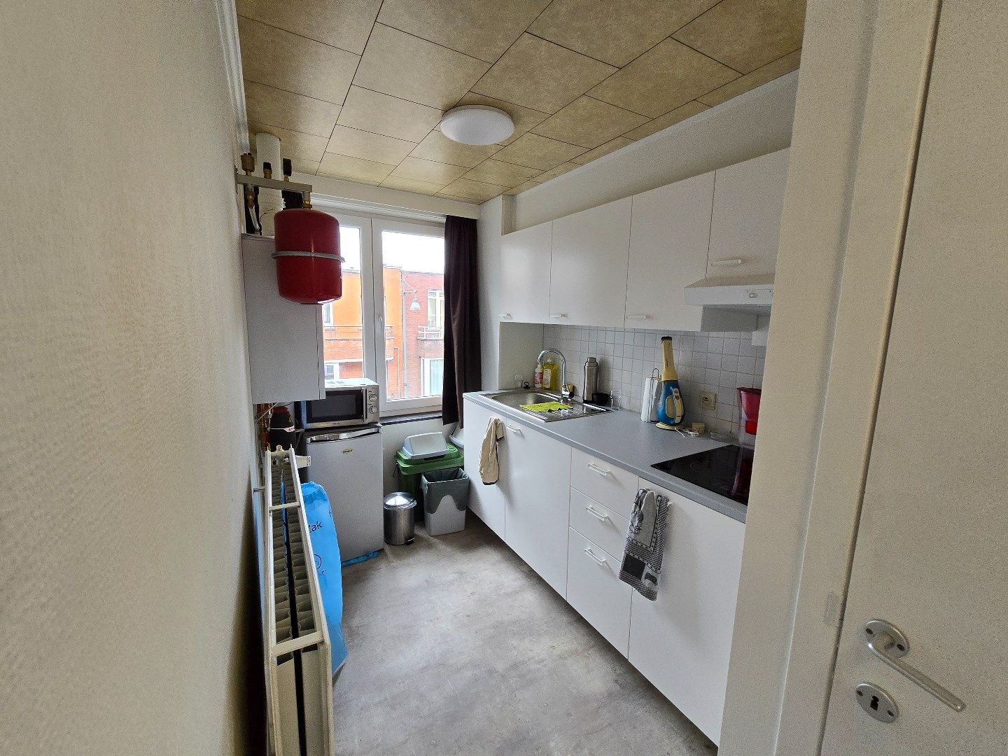 Opbrengsteigendom bestaande uit 4 appartementen, binnen grote ring foto 10